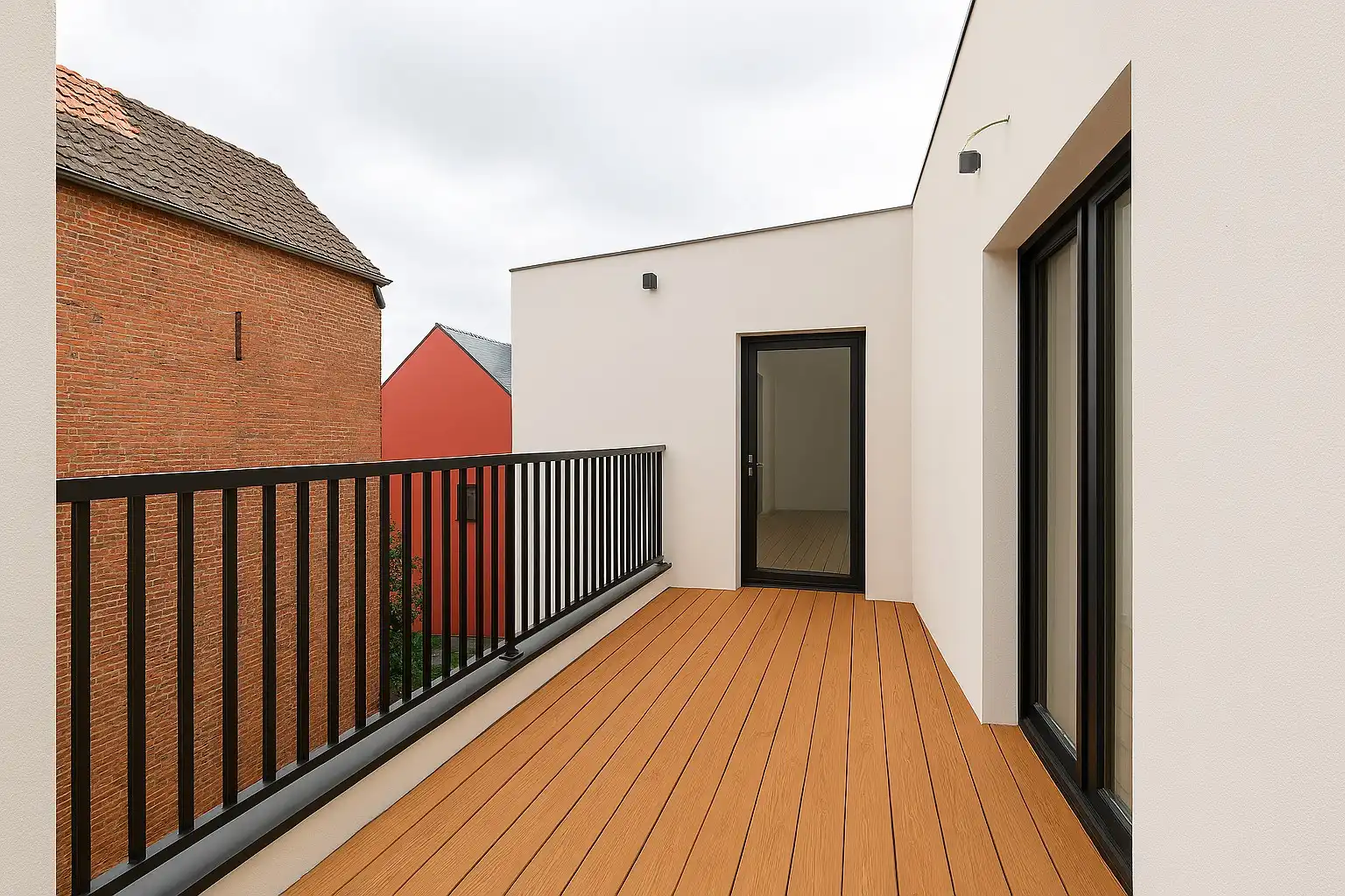 Bijzonder aangenaam en gerenoveerd appartement met terras in hartje Lokeren foto 3