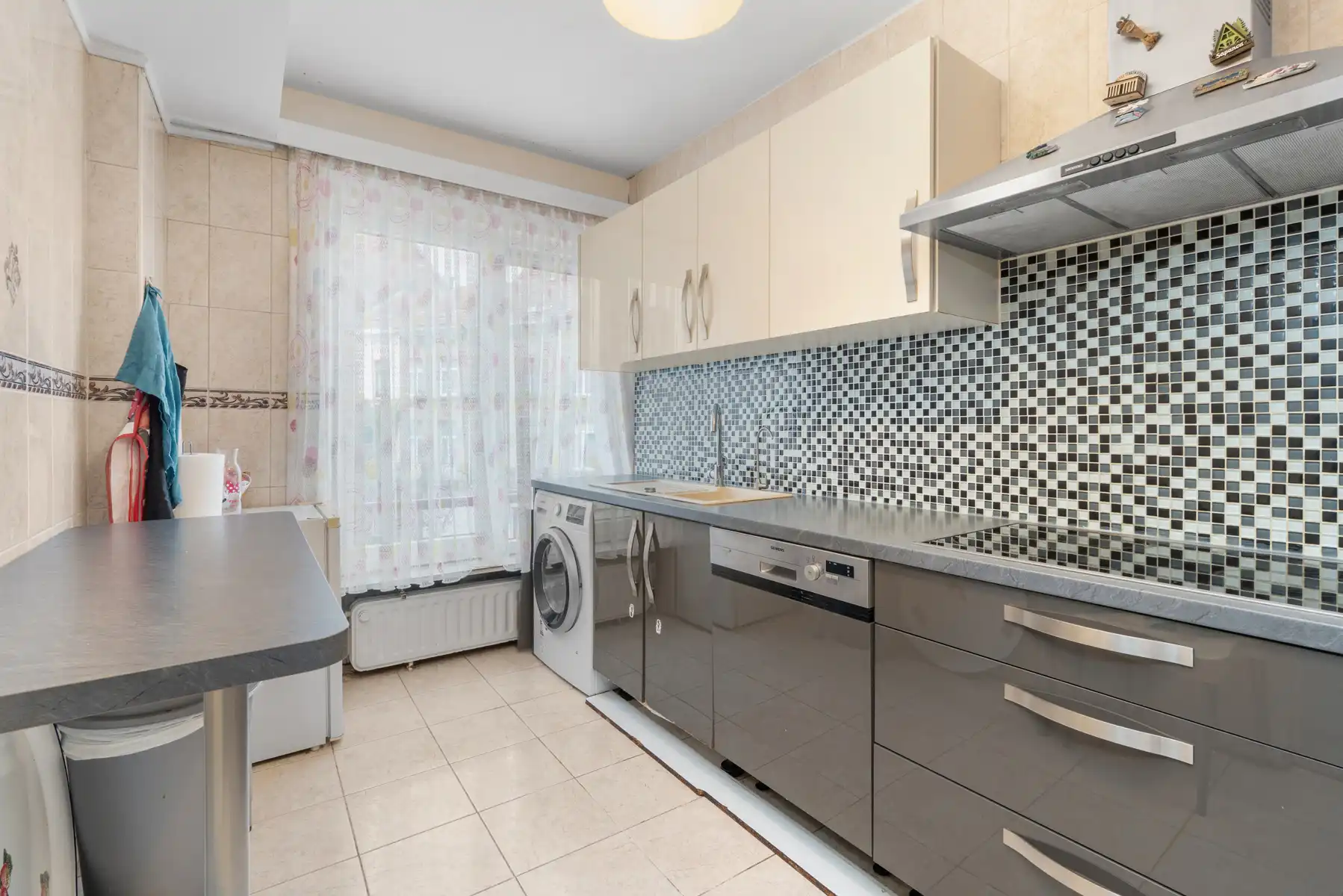 Instapklaar appartement met 2 slaapkamers nabij Tour & Taxis foto 3