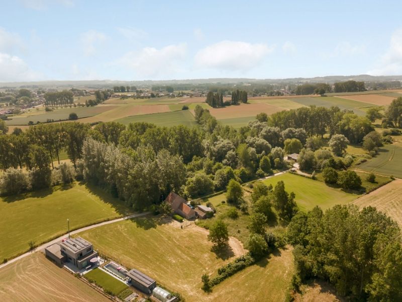 Indrukwekkend en uniek stuk grond van 3.490m² met af te breken woning foto 4