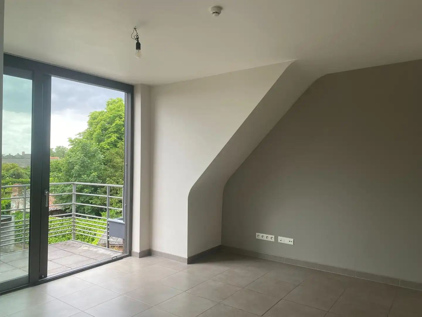 Verzorgd duplex-appartement met 3 slaapkamers en een autostaanplaats foto 4