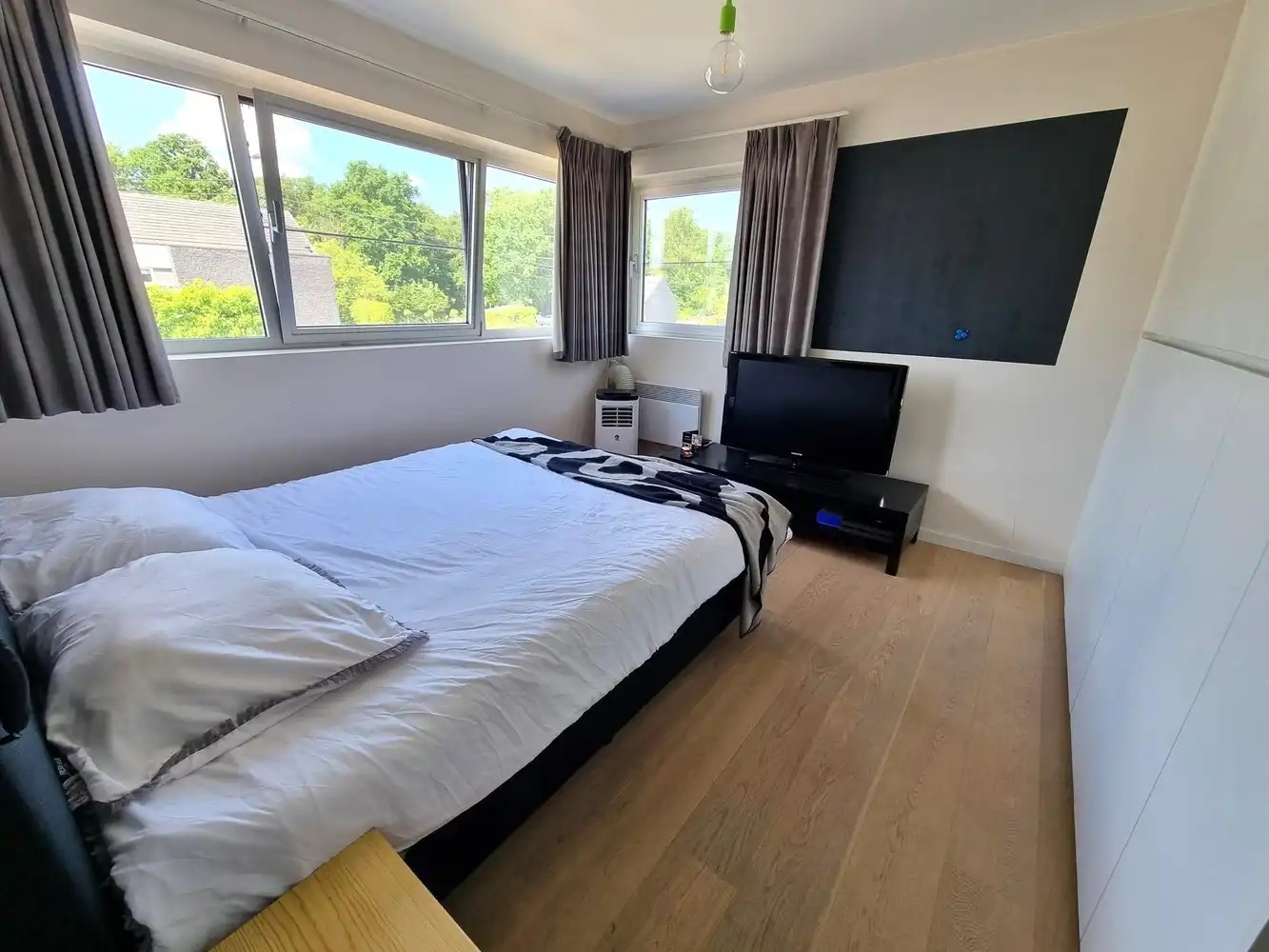 Prachtige villa woning, 5 slks, rustig gelegen met zonnige, diepe tuin voorzien van zwembad en poolhouse. foto 18