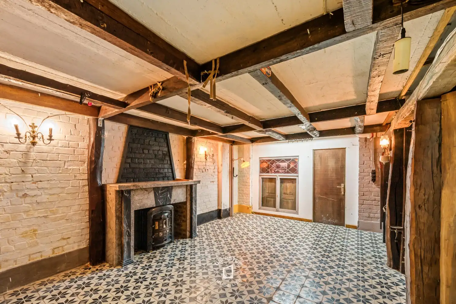 Ruimte, rust en potentieel: solide gezinswoning met volledige onderkeldering op 1.156 m² foto 12