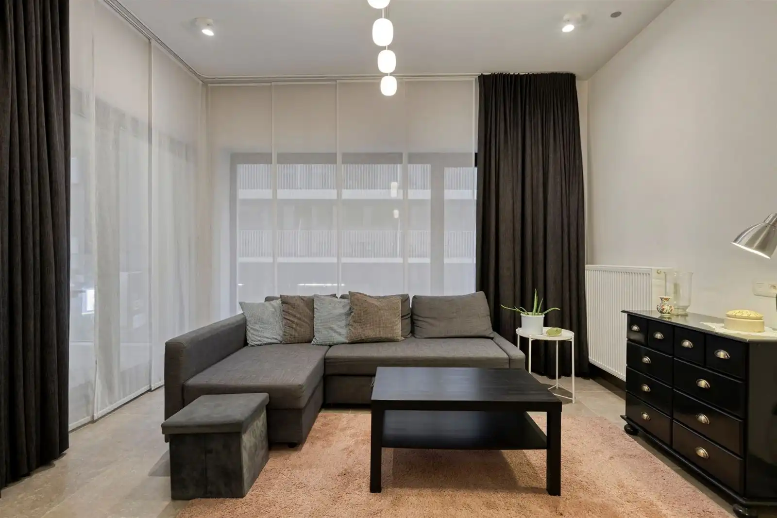 VOLLEDIG GERENOVEERD & GEMEUBELD APPARTEMENT IN HET HART VAN DE DIAMANTBUURT foto 4