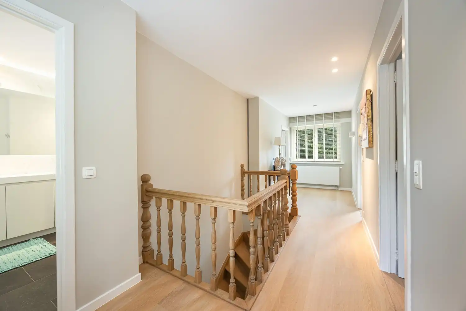 Modern gerenoveerde villa in doodlopende straat foto 20