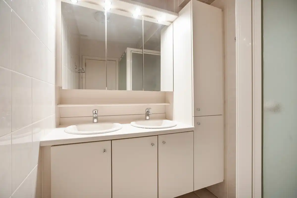 Ruim 2 slaapkamer appartement in het hartje van Koksijde met aankoopmogelijkheid van een garage foto 6