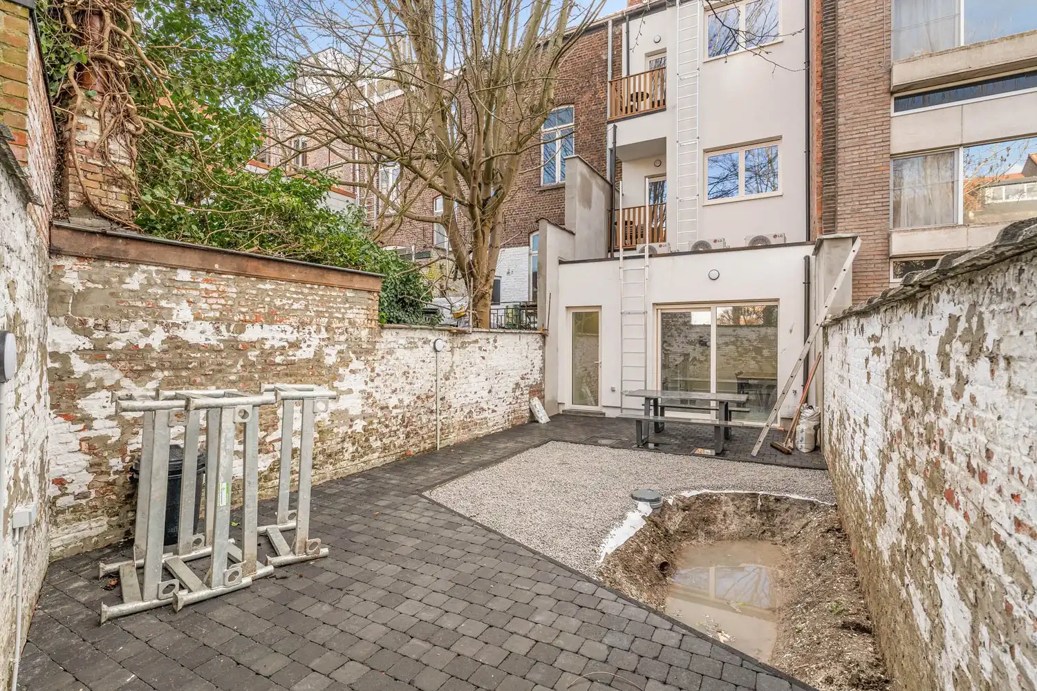 TOTAALRENOVATIE - Goed gelegen en gemeubelde studentenkamer met eigen sanitair (wc, douche & wastafel)! foto 8