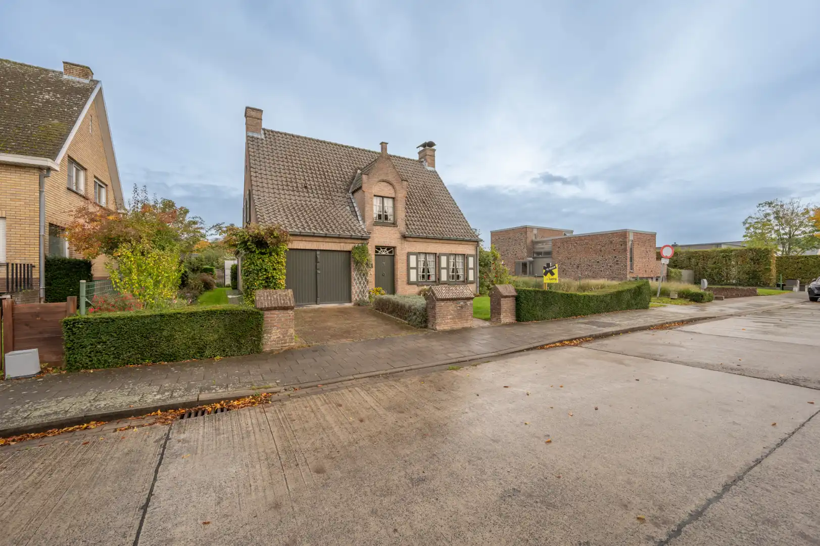 Hoofdfoto van de publicatie: Ruime gezinswoning met 5 slaapkamers op rustige ligging in Sint-Andries