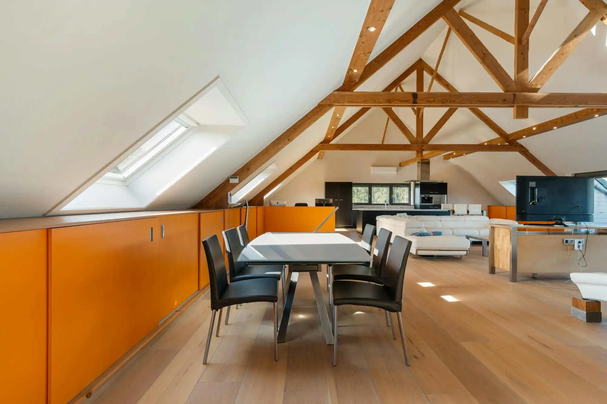 Ruime villa met tuin & 2 garages, ideaal als kangoeroewoning foto 51