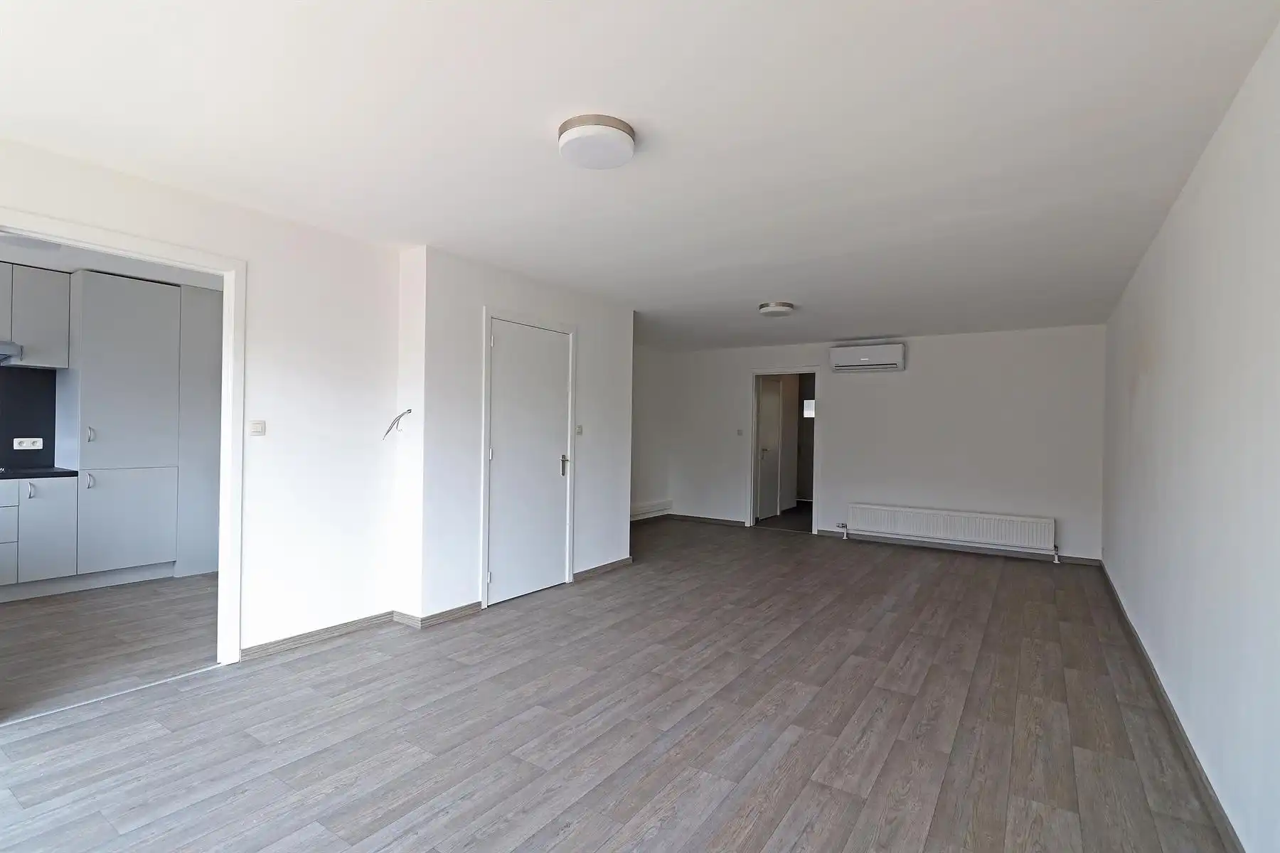 Ruim appartement met 3 slaapkamers in hart van Bree.  foto 3