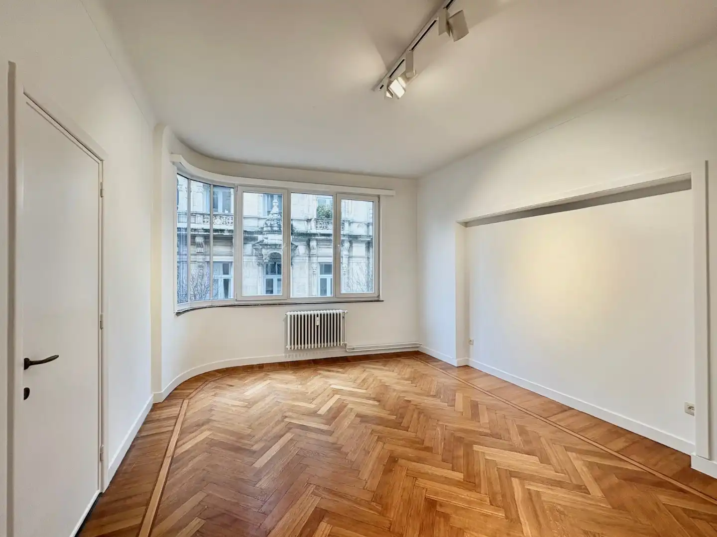 Instapklaar 2-slaapkamerappartement met zijzicht op de Meir ca. 140 m² foto 8