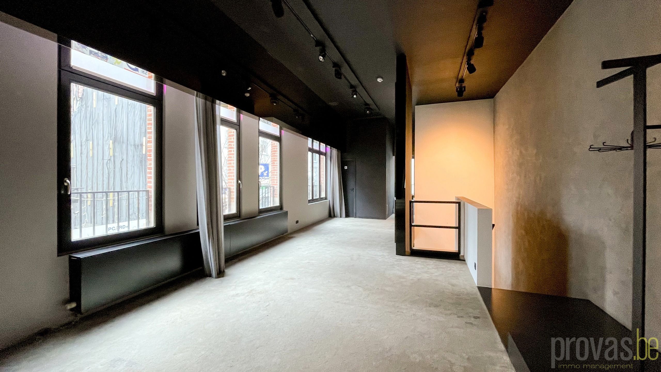 hoogstaand handelsgelijkvloers op AAA locatie foto 10