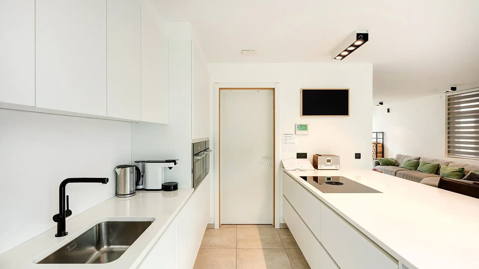Recente woning met parking en tuin te Moerkerke-Damme foto 10