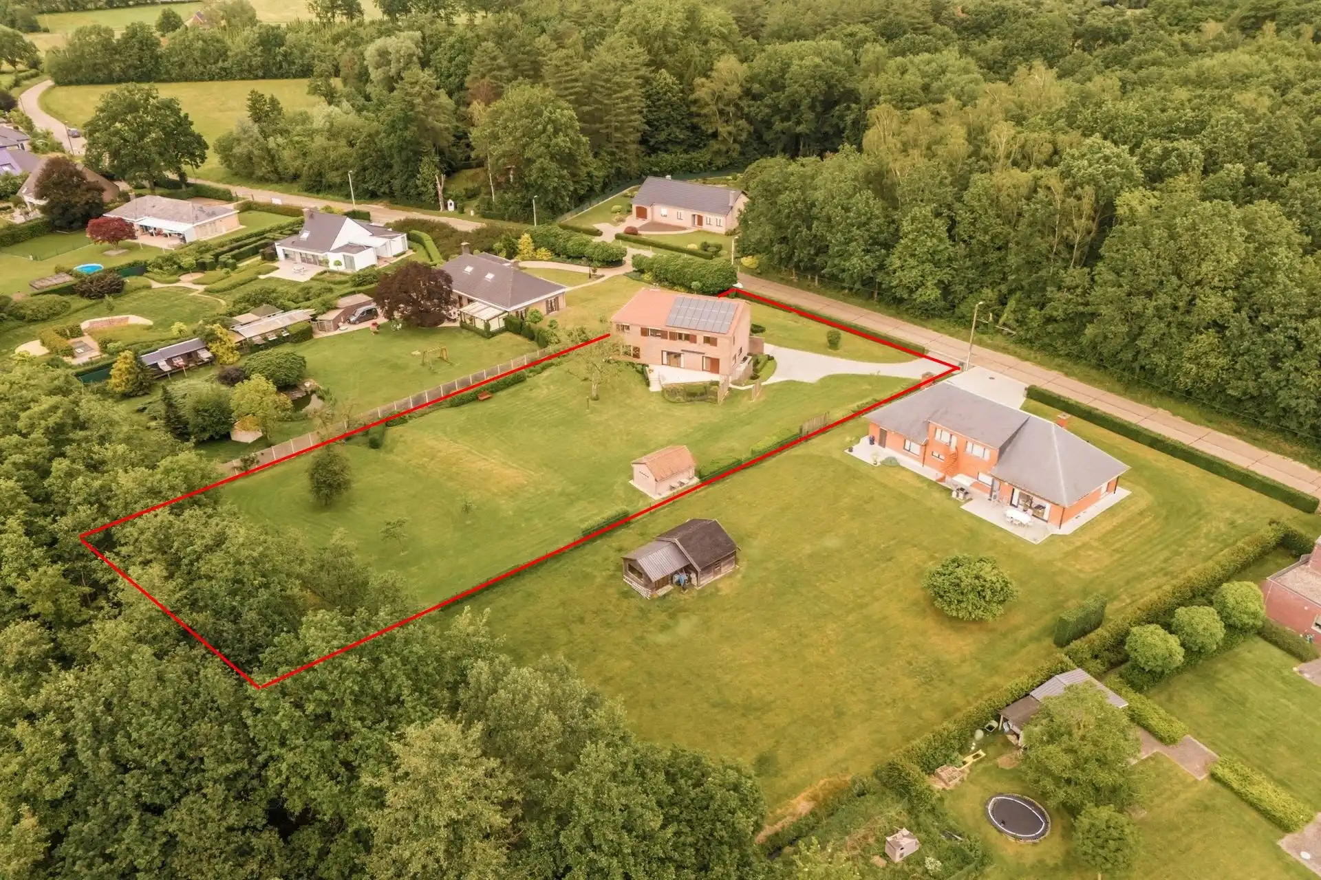 Villa met privébos op een perceel van 4.350 m²  foto 32