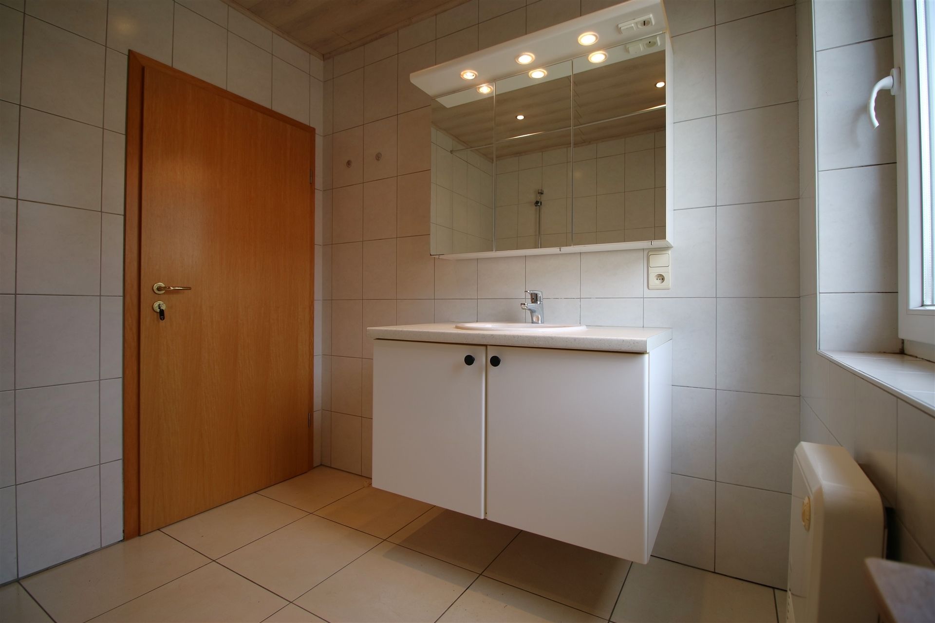 Woning met 4-5 slpk, tuin en garage foto 16