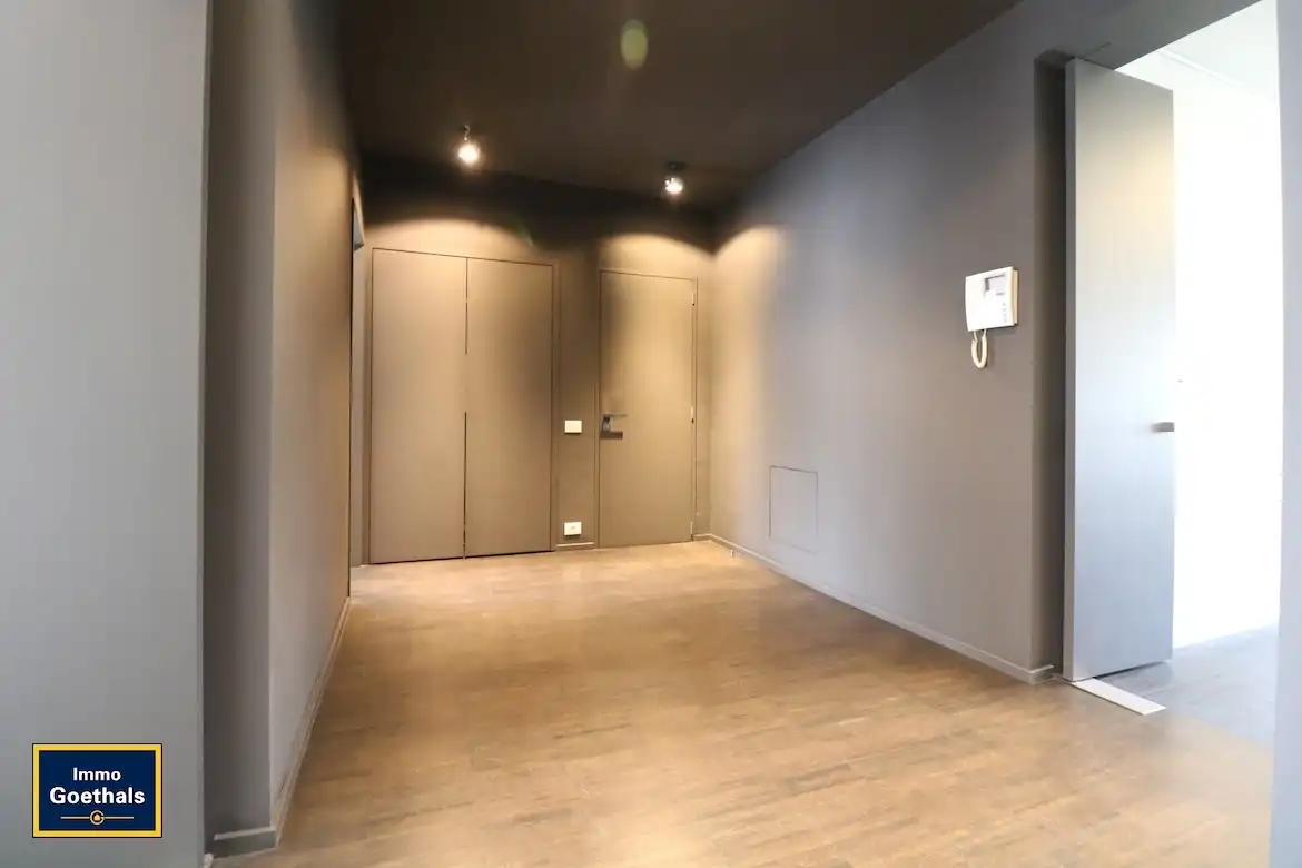 Luxe appartement met zicht op de Leie en de Broeltorens. 2 kamers en terras. foto 15