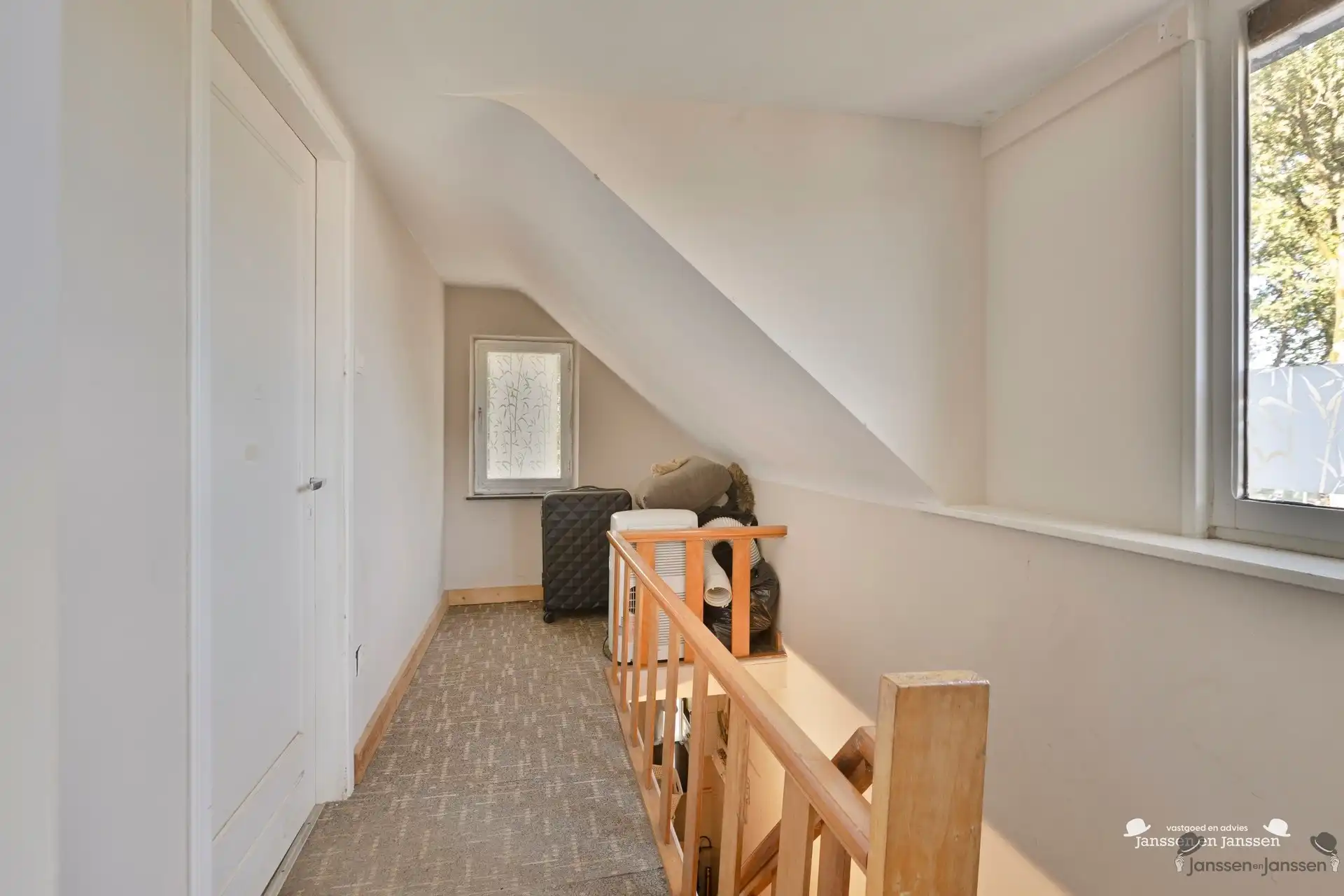 Uniek wonen op een riant perceel van 4.830 m² in Hechtel foto 8