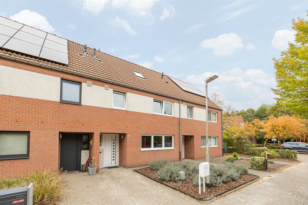 Energiezuininge woning in groene wijk foto 24
