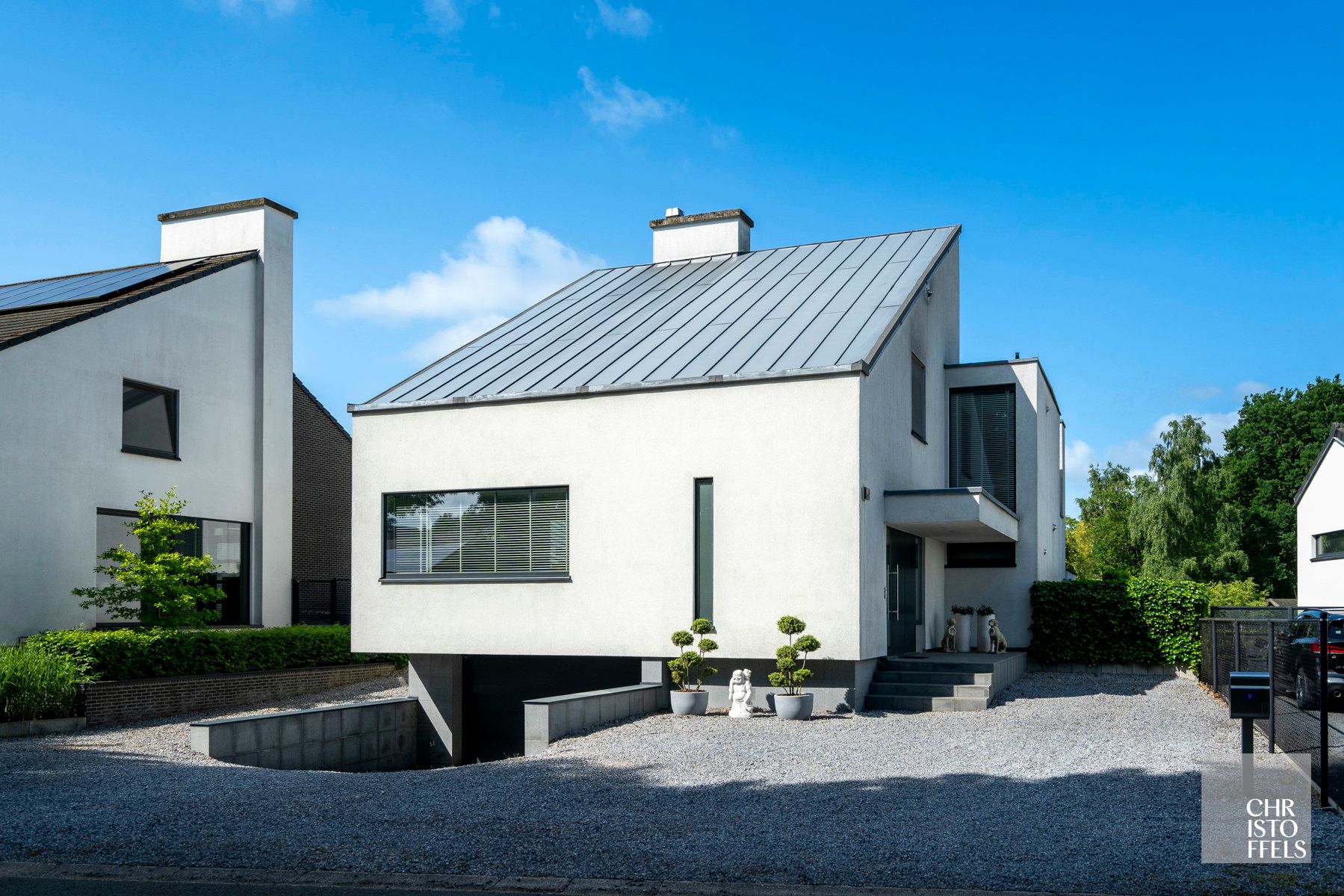 Ruime stijlvolle moderne villa (547m²) op zuid gericht grondperceel van 2.531m² foto {{pictureIndex}}