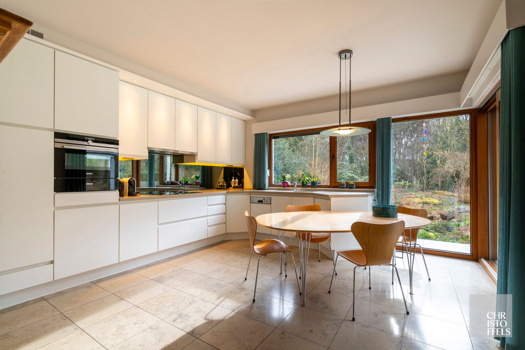 Villa van 496 m² met kantoren op een uniek perceel van 2.400 m²! foto 3