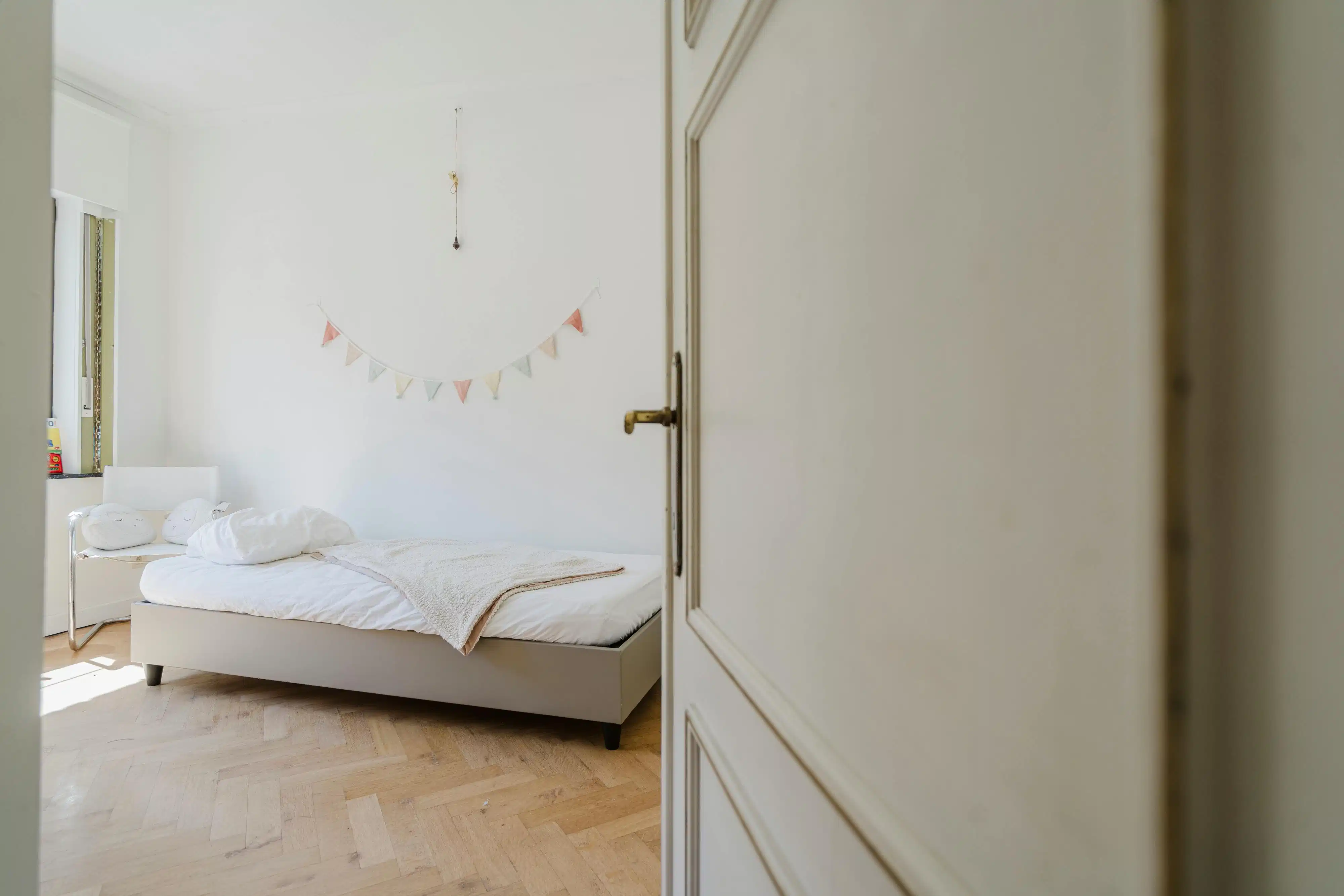 Instapklare burgerwoning met tuin en 4 slpk in Beverlaai  foto 11