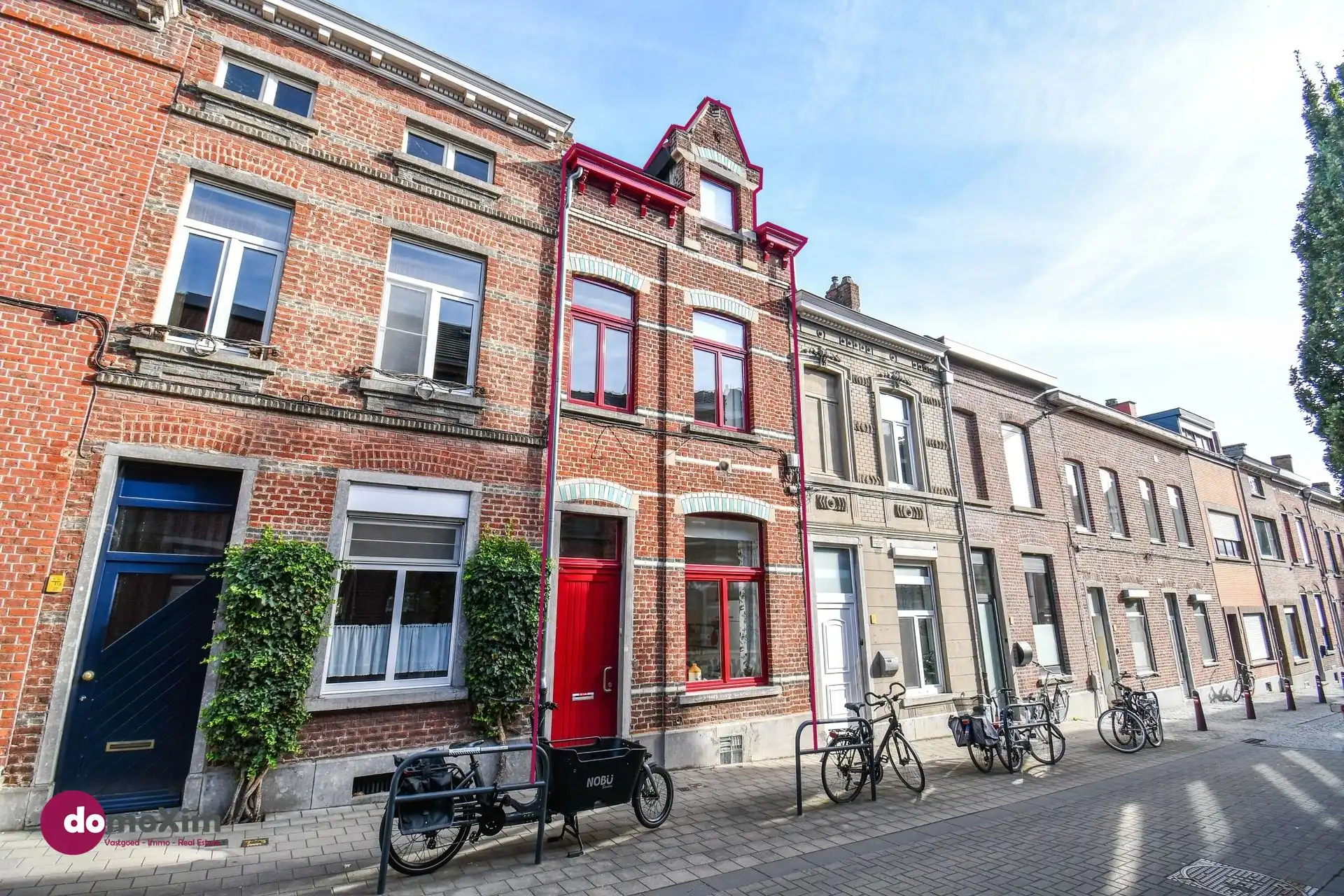Unieke split-level woning van architect G. Decock in Leuven foto {{pictureIndex}}