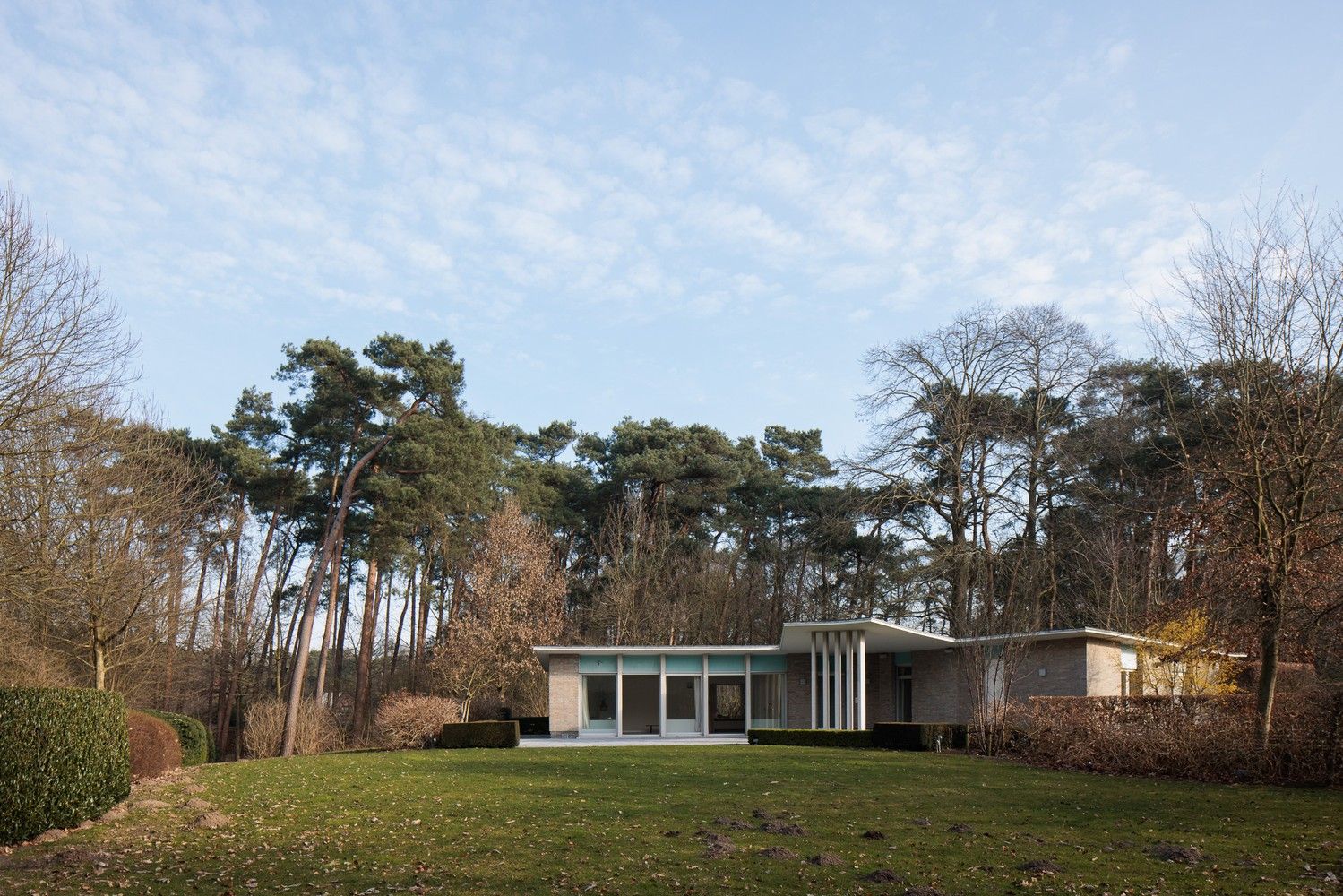 Architecturale woning op een perceel van ca. 6.395 m² foto 25
