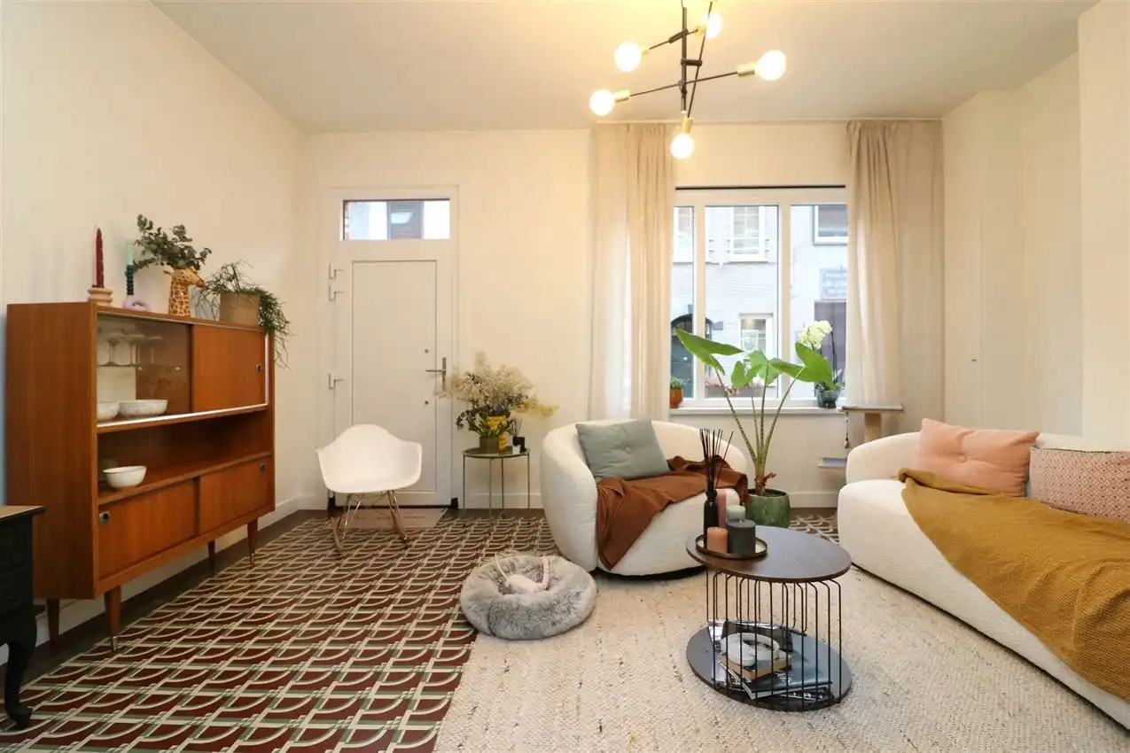 Gerenoveerde woning met tuin, centraal gelegen nabij centrum en E 314 foto 3