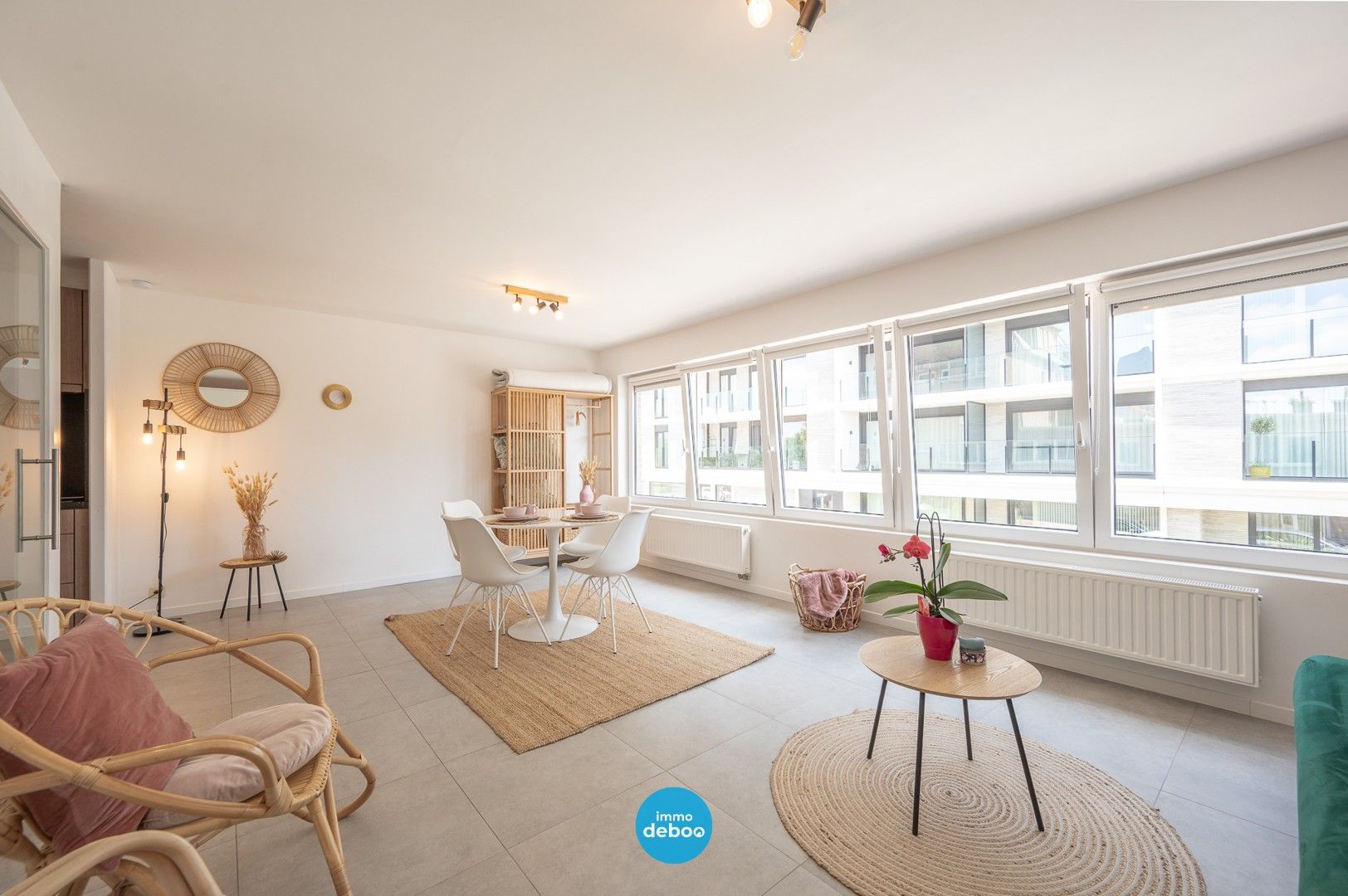 Ruime gerenoveerde studio met zijlings duinzicht foto 2