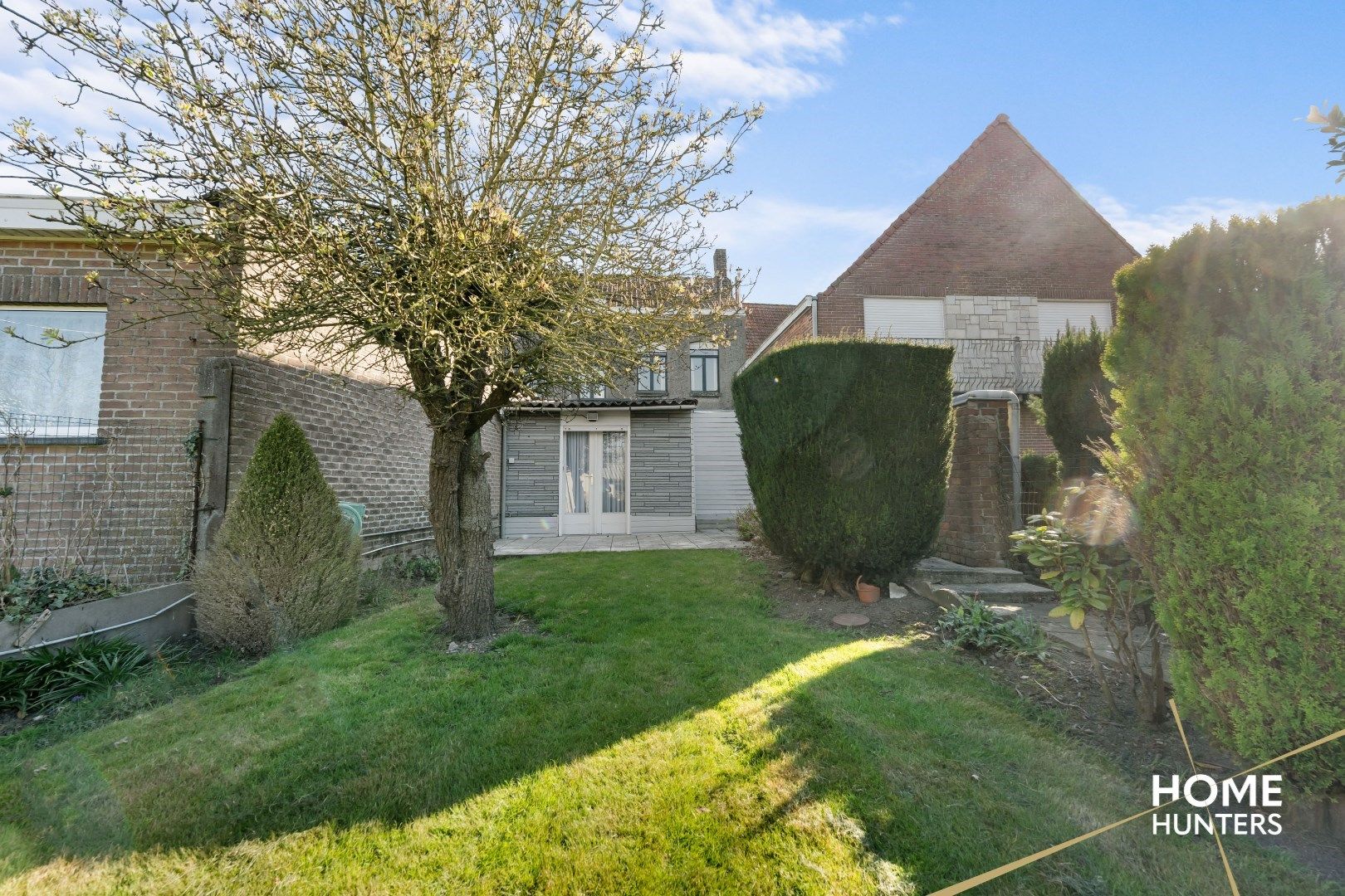 Authentiek herenhuis in Mesen – een renovatieparel met potentieel foto 20