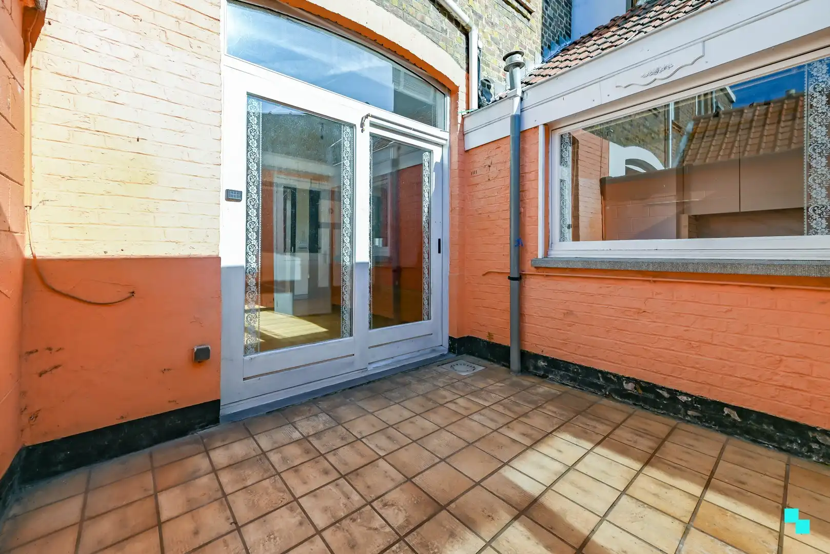 Knusse rijwoning nabij centrum Izegem foto 15