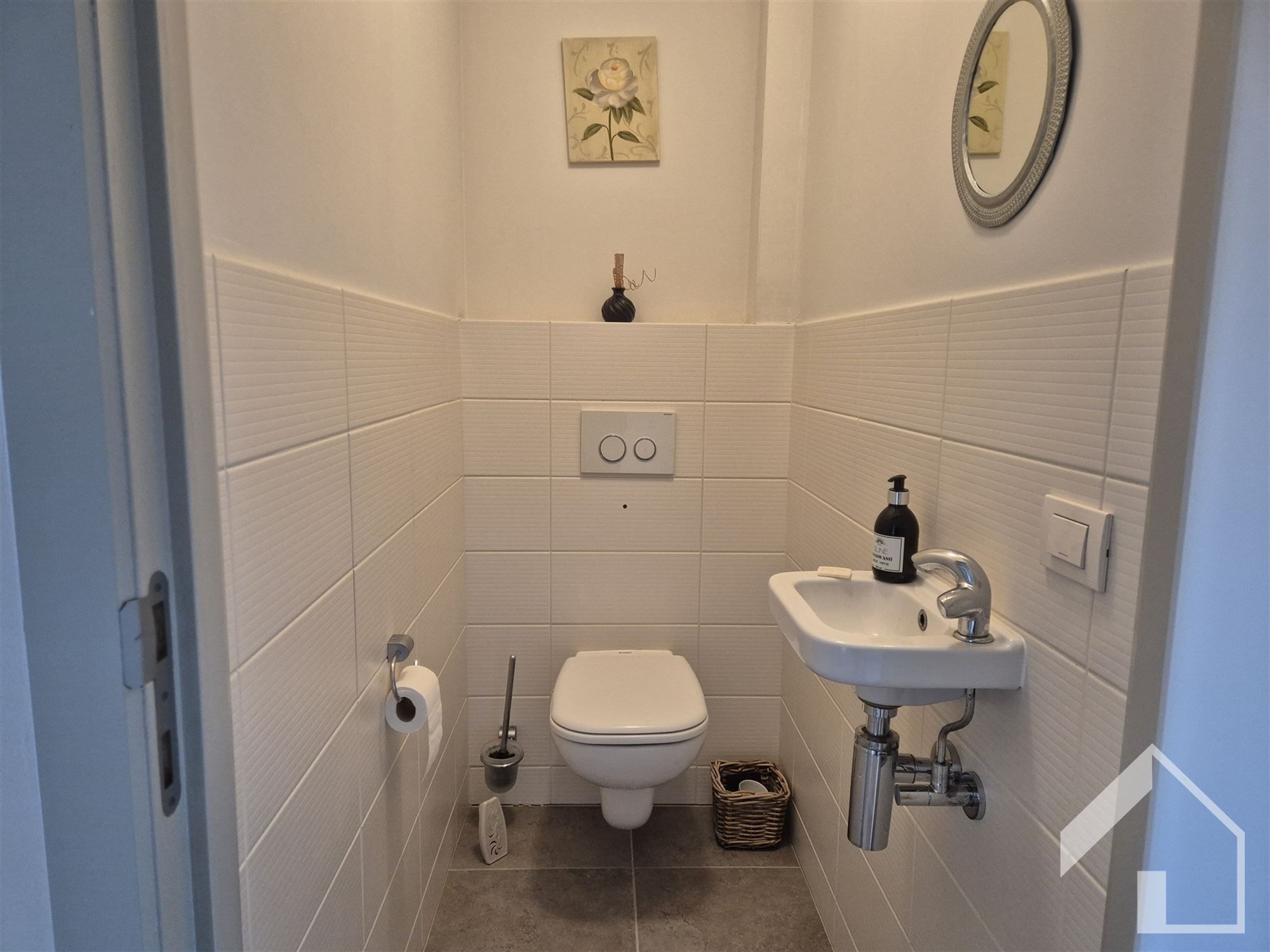 Appartement 3de verdieping, 2 slaapkamers, Lift en autostaanplaats foto 8