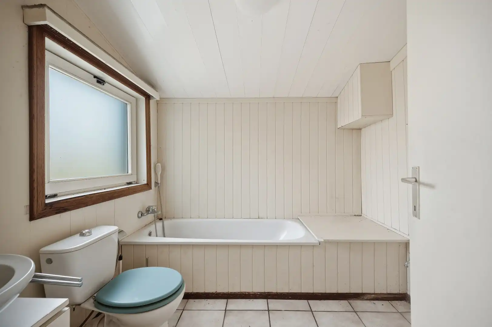 Te renoveren HOB met 4 slpks, tuin, terras en garage in Linter  foto 9