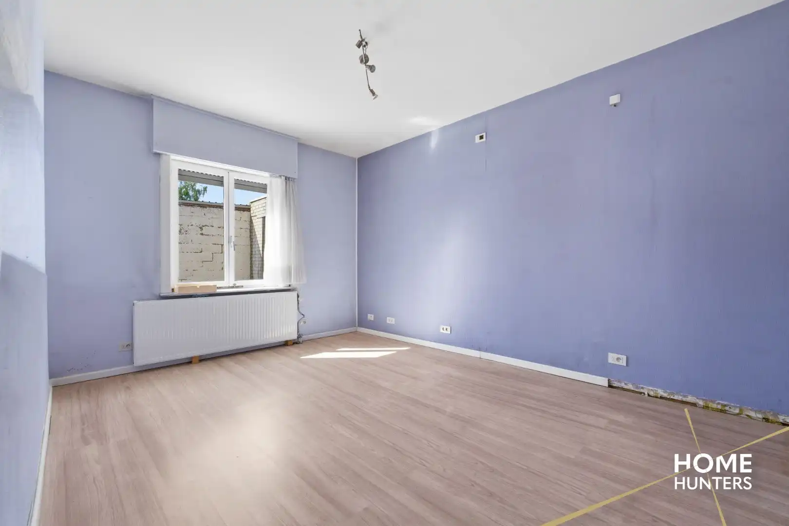 Te renoveren woning met ruime garage en tuin op centrale ligging te Zwevegem foto 22