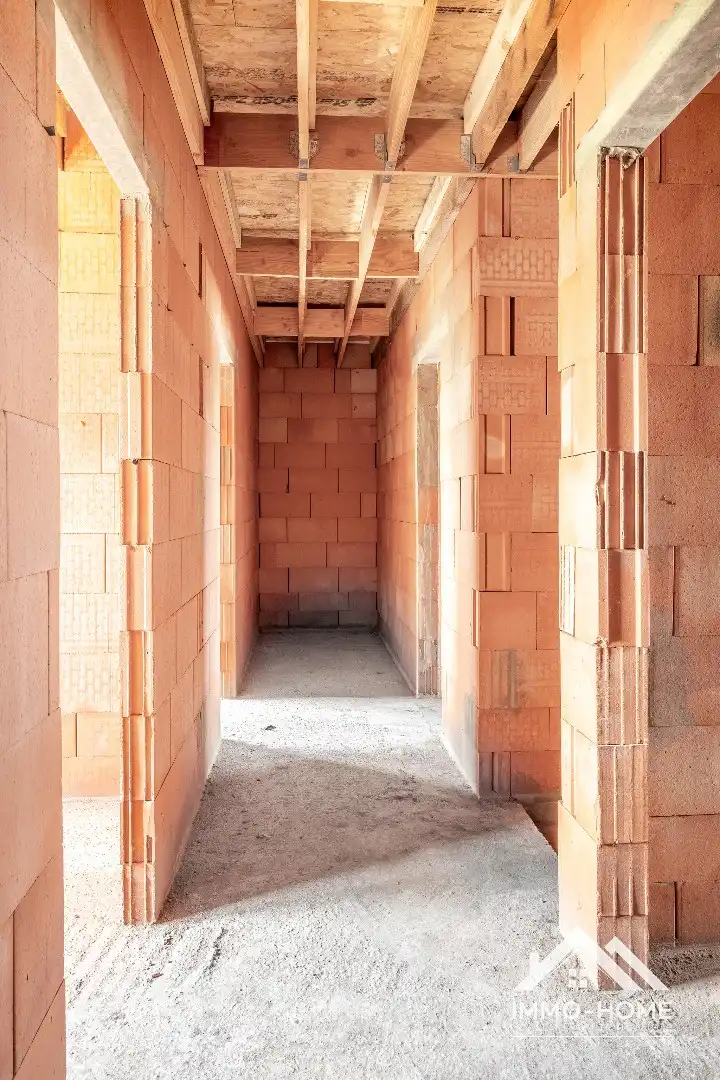 HOB casco woning met héél veel potentieel foto 24