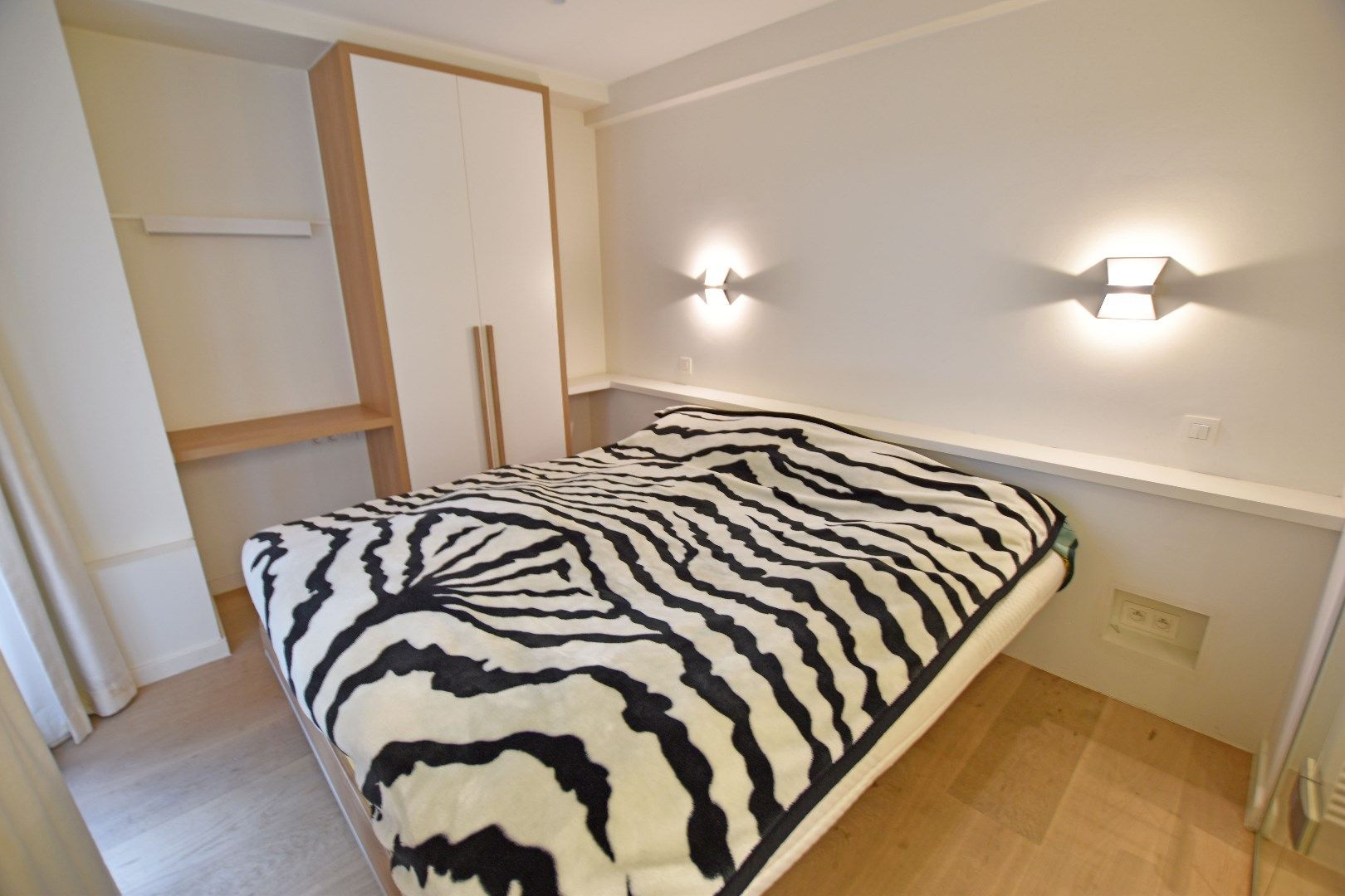 Mooi appartement met zijdelings zeezicht, centraal gelegen op het Lichttorenplein foto 6