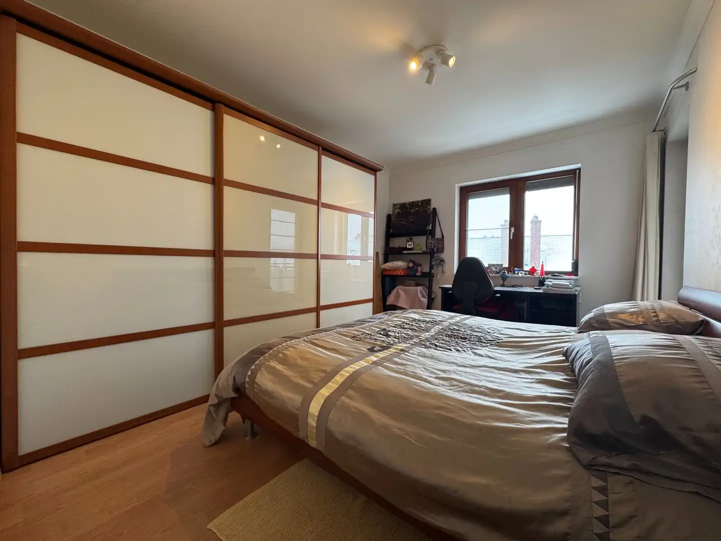 Ruim appartement met 3 slaapkamers én garage te huur in Genk centrum! foto 8