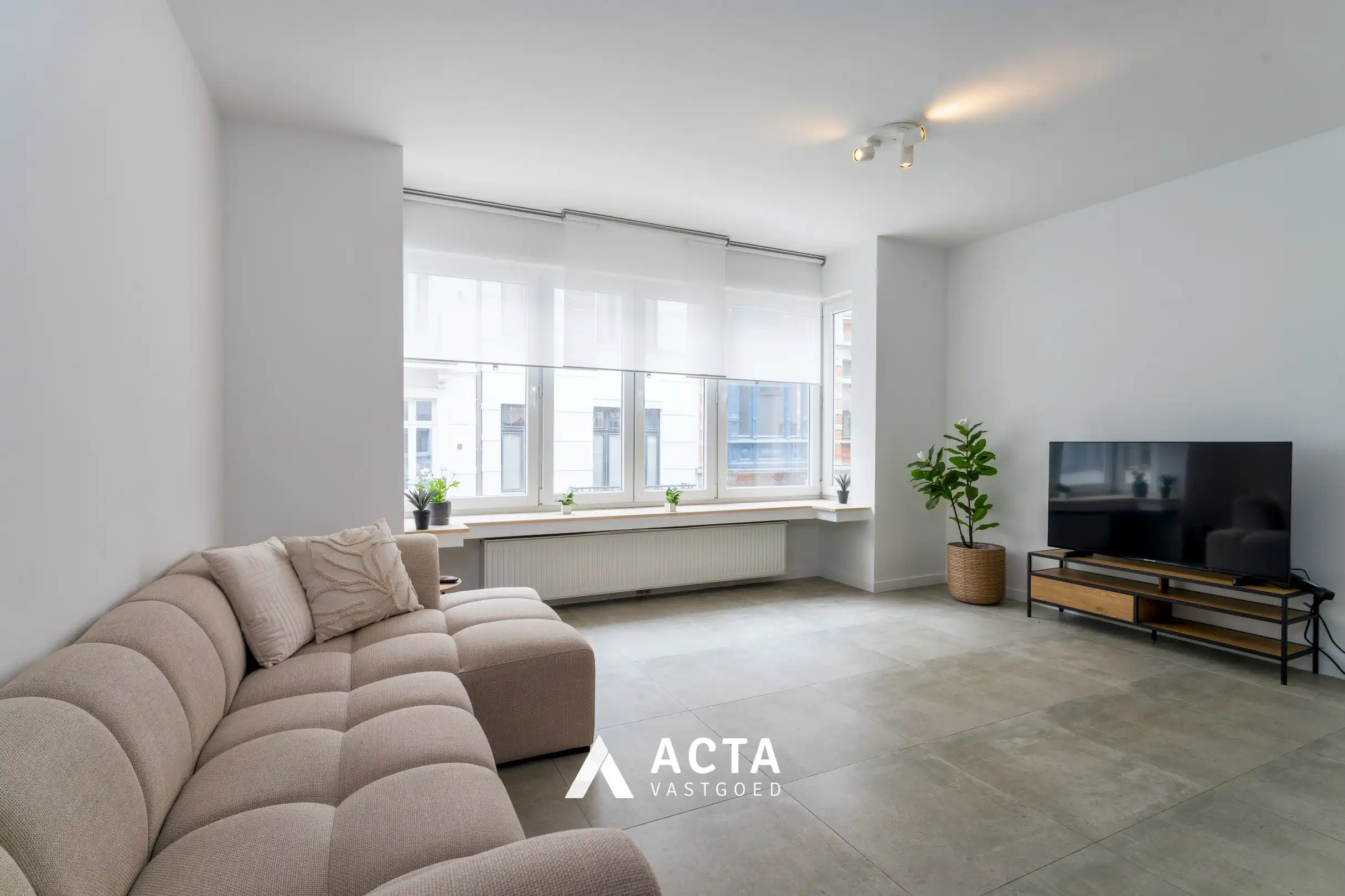Gerenoveerd appartement met 2 slaapkamers en terras in het centrum van Oostende foto 3