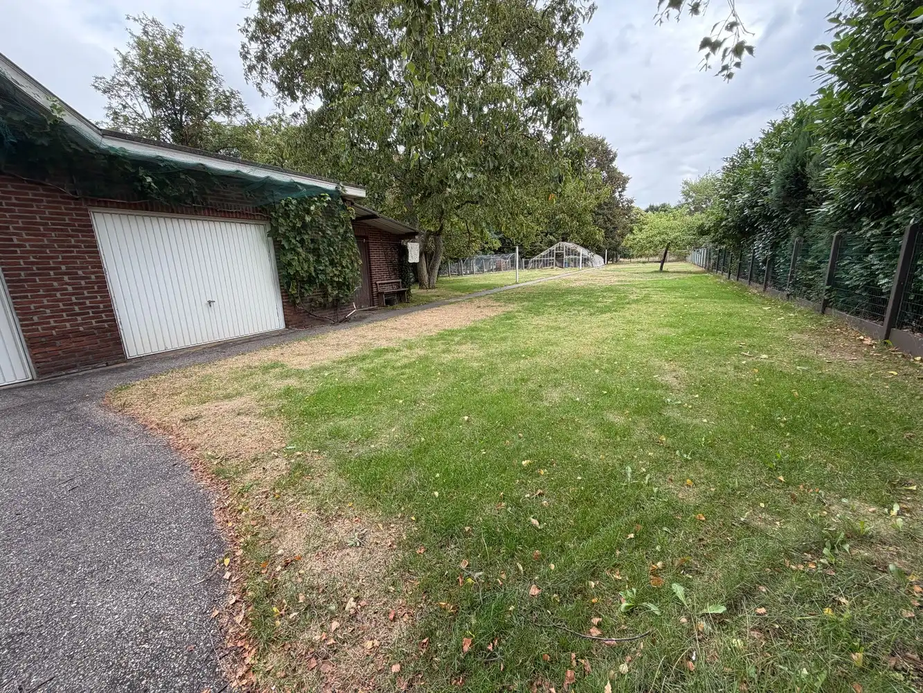 Vrijstaande woning met royale tuin foto 19