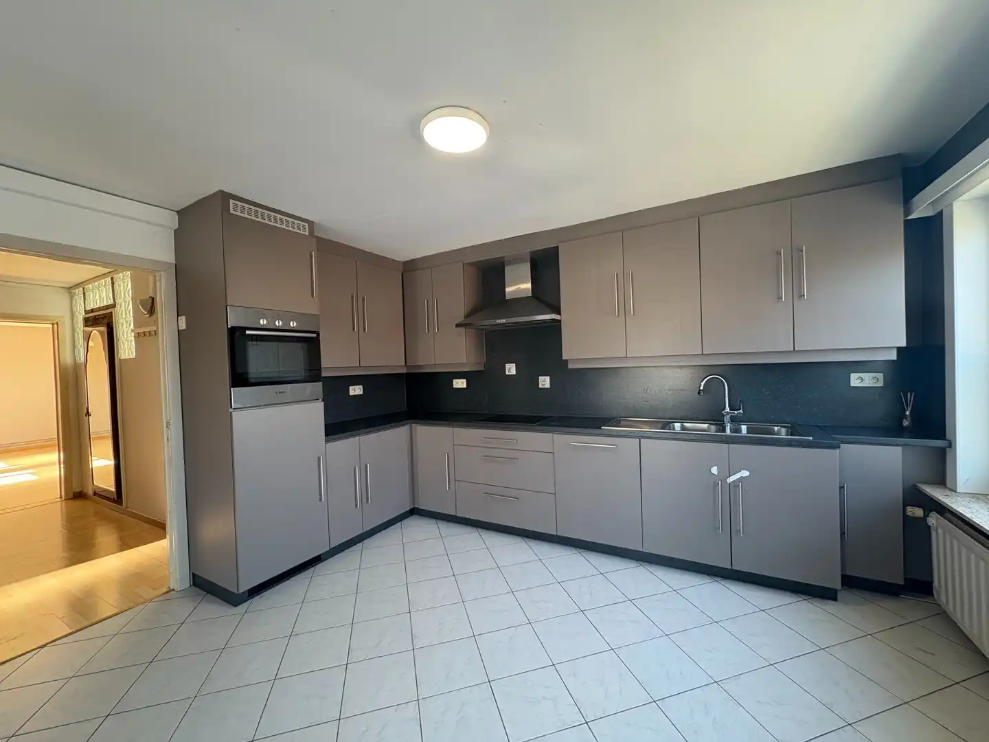 Twee-slaapkamer appartement te Erpe-Mere foto 2