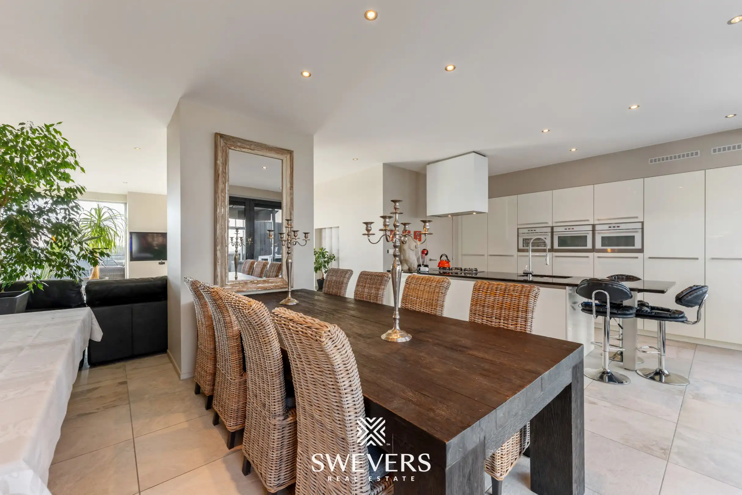 Luxueus penthouse van 204 m² met uitzonderlijke terrassen en panoramisch zicht in Hasselt foto 8