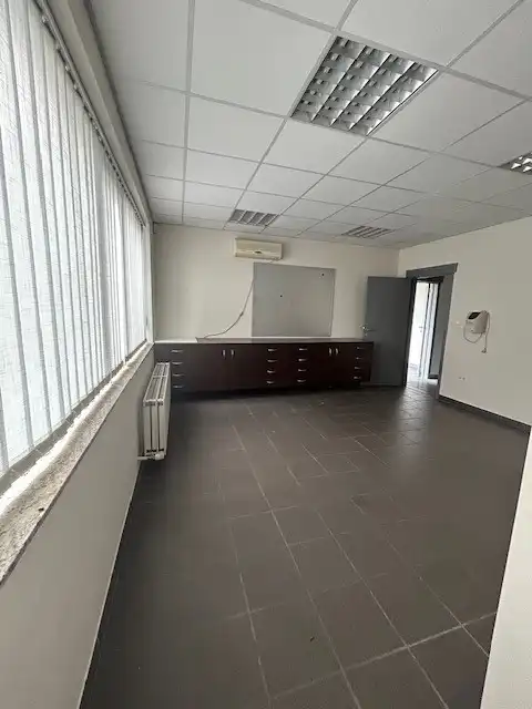 MULTI FUNCTIONEEL BEDRIJFSPAND MET KANTOREN EN APPARTEMENT foto 22