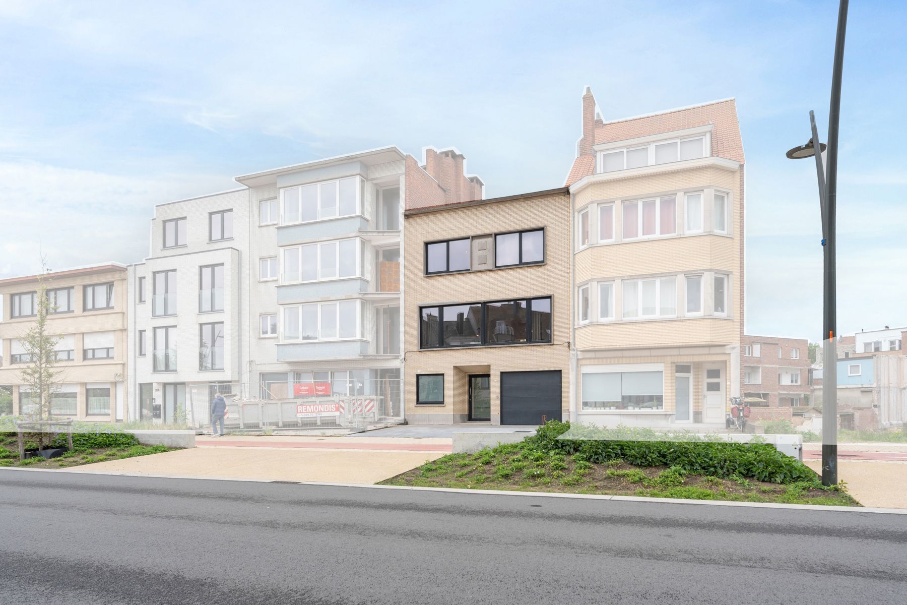 Vernieuwde woning in hartje Koksijde foto 1