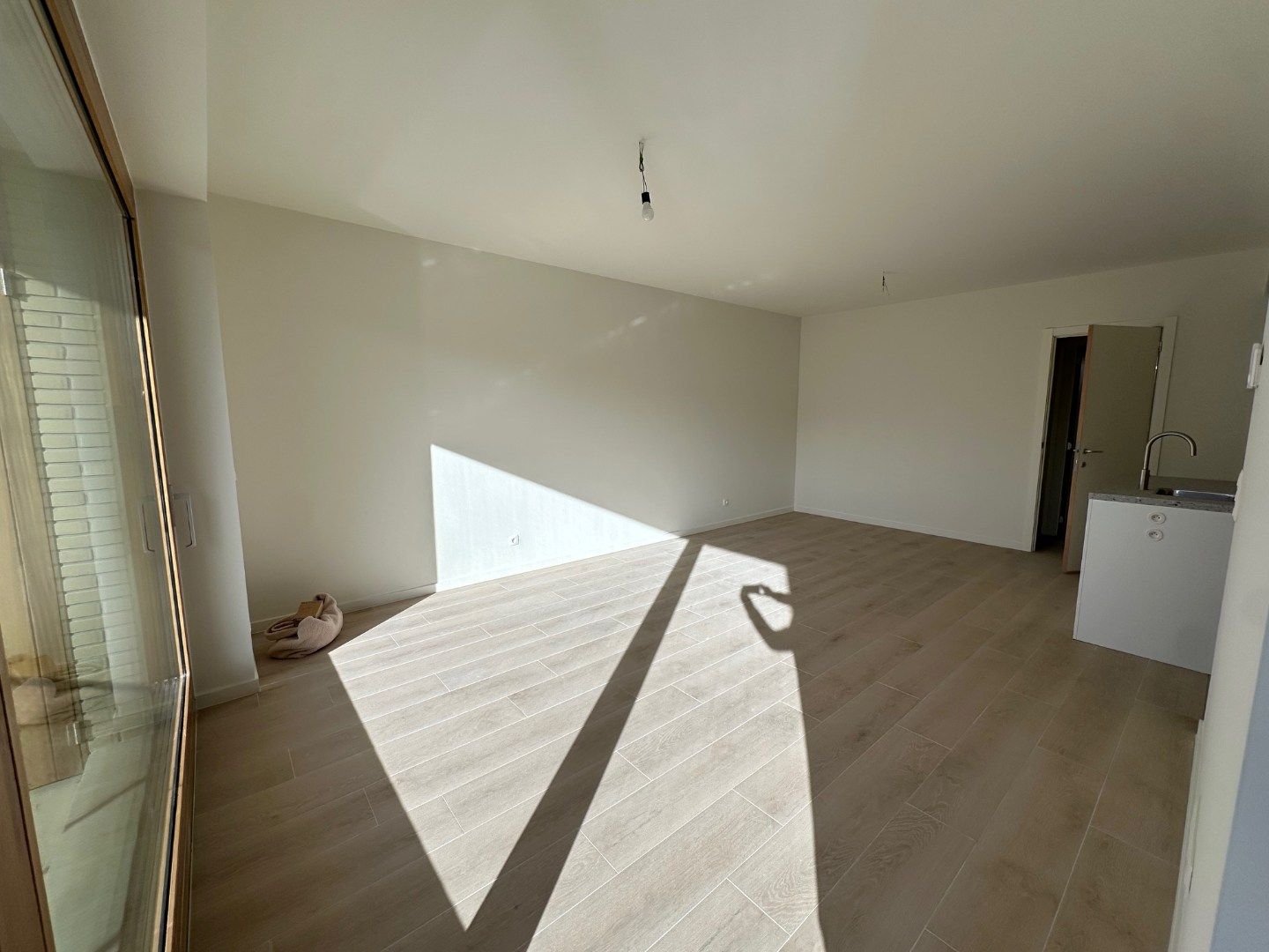 Prachtig nieuwbouwappartement met 2 slk, 2 terrassen en parking foto 3