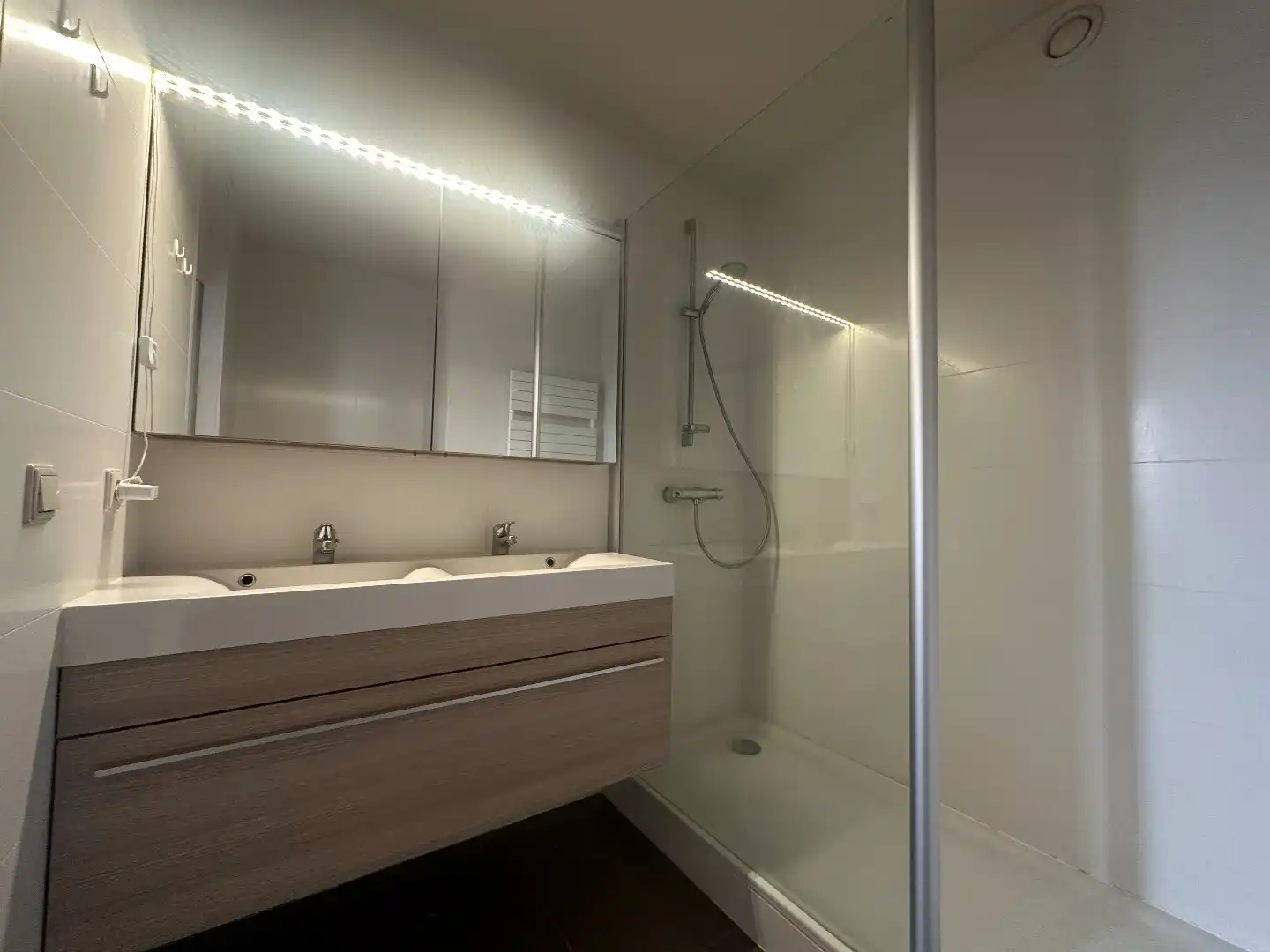 Prachtig gelegen appartement met 2 slpk, zonneterras(sen) en garage, Diksmuide. foto 11