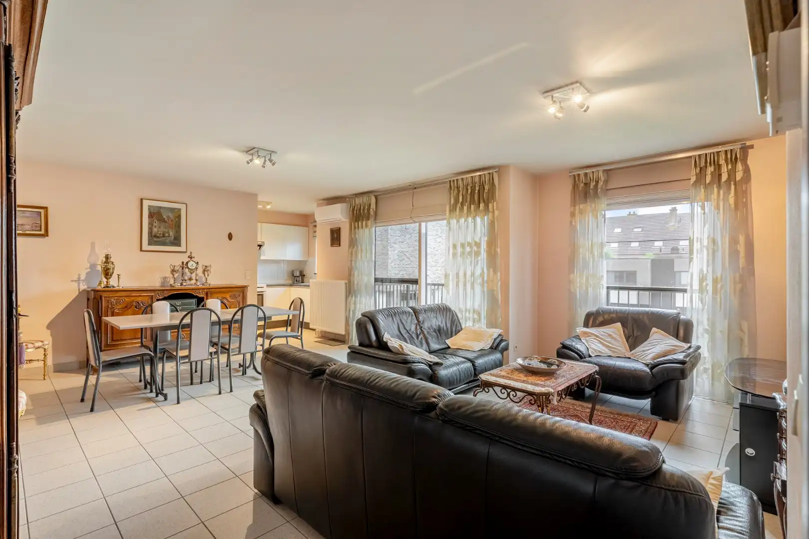 Comfortabel appartement met 1 slaapkamer, terras en autostandplaats nabij het centrum van Maaseik! foto 9