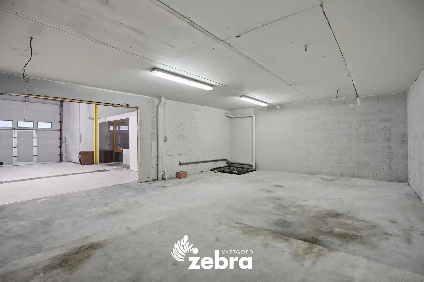 Woning met magazijn te Heule! foto 9