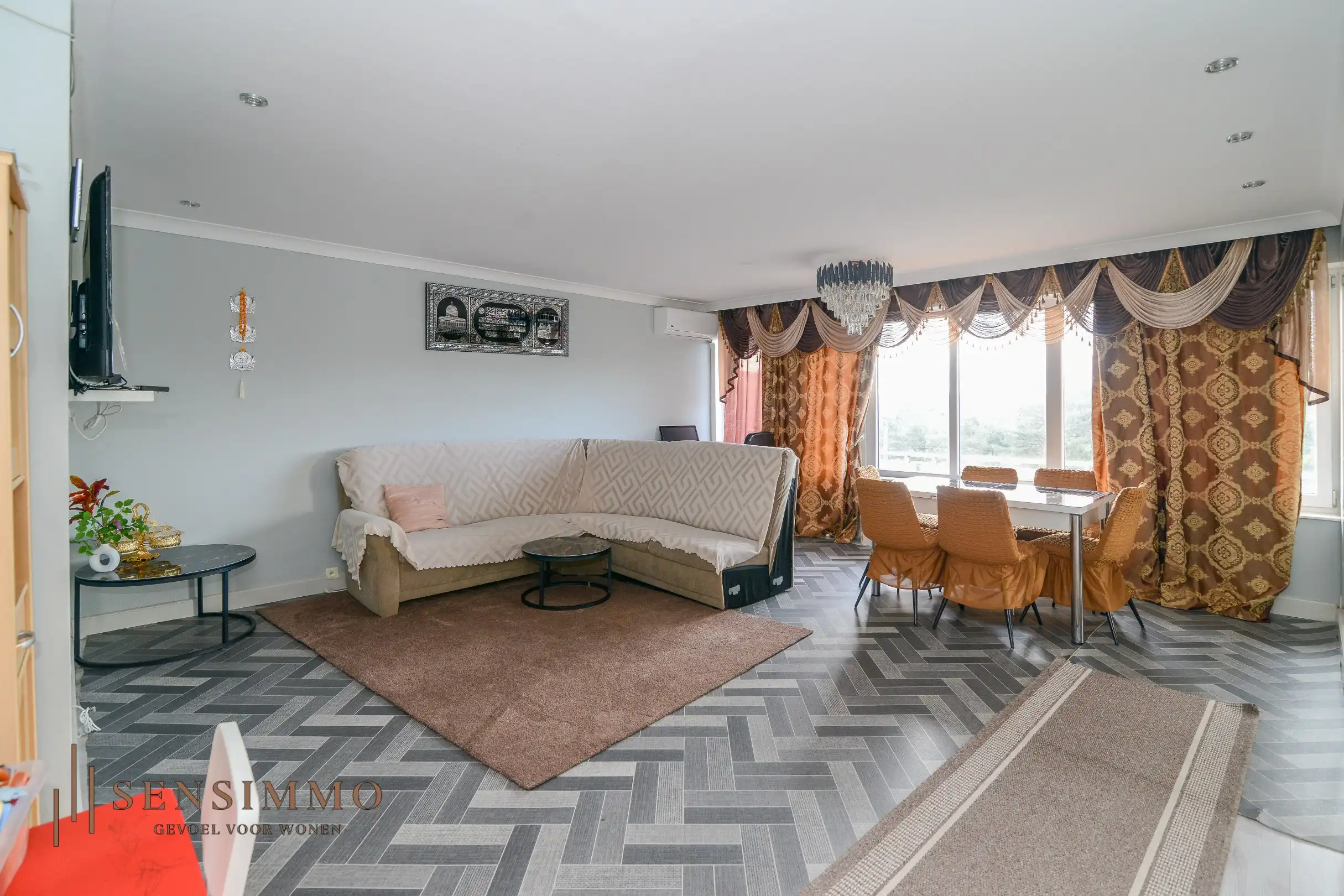 Lichtrijk en ruim 3 slaapkamer appartement vlakbij Genk centrum! foto 4