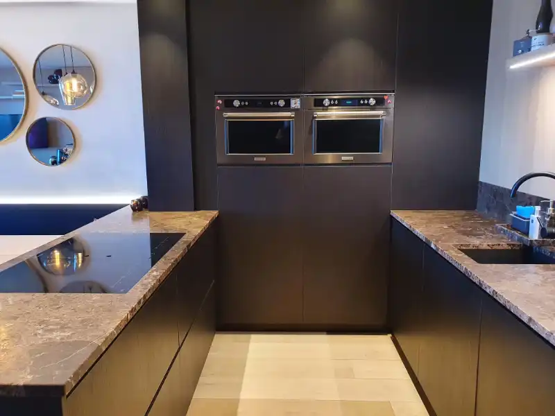 Luxueus gerenoveerd 3-slaapkamer appartement op de Zeedijk van Oostduinkerke te koop foto 6