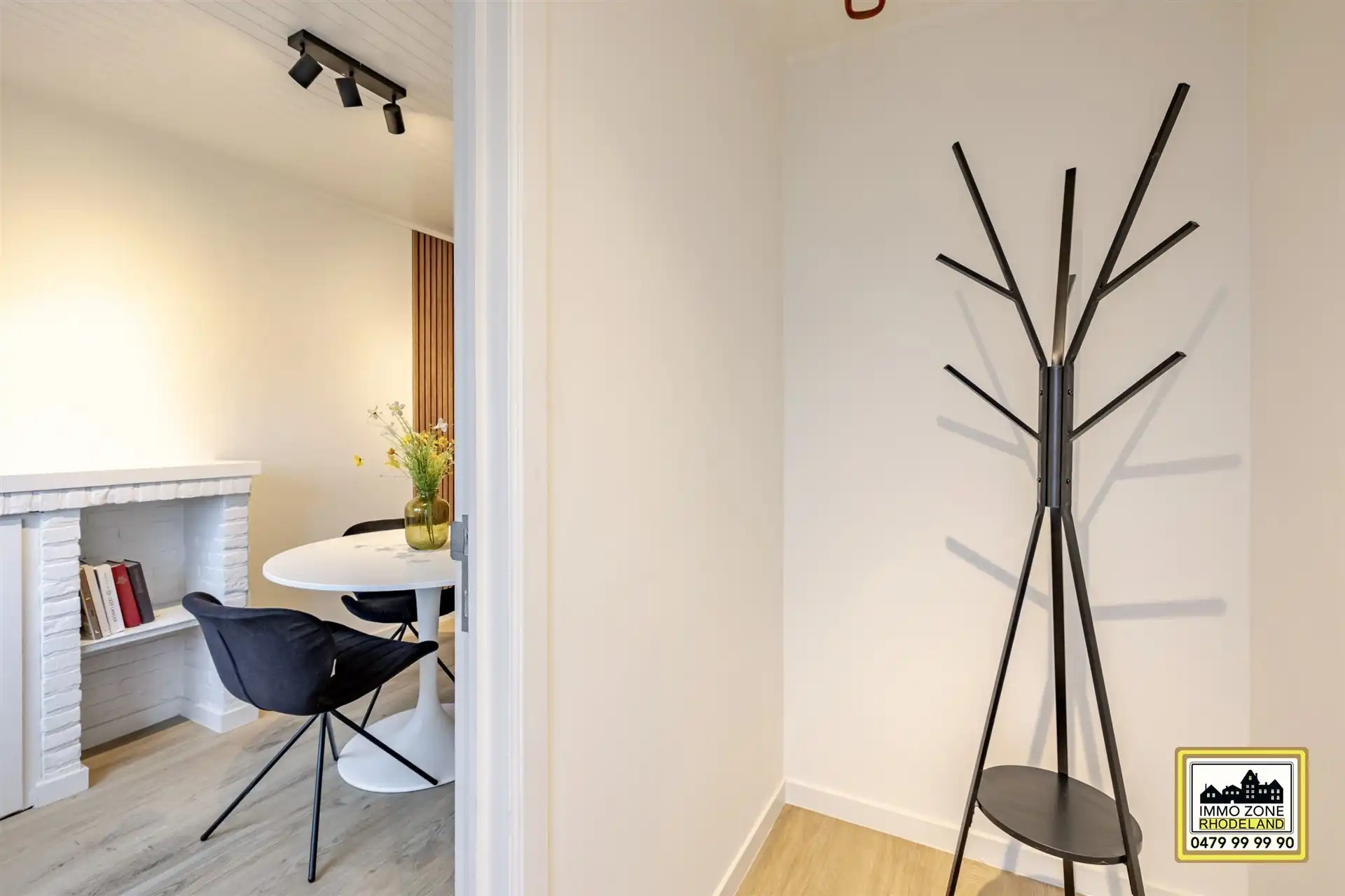 Knappe en uiterst instapklare starterswoning foto 2