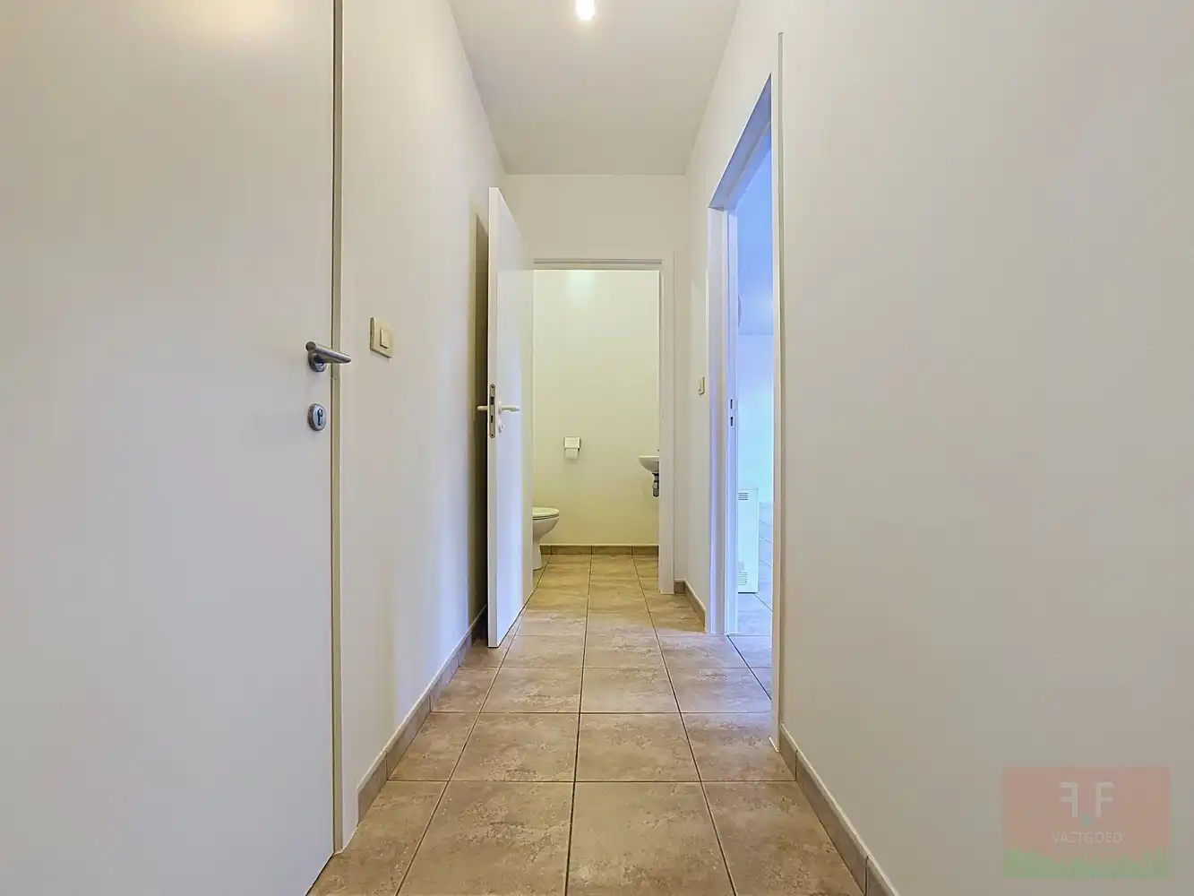 Lichtrijk, instapklaar appartement met privé-garage in het pittoreske Bavegem foto 6